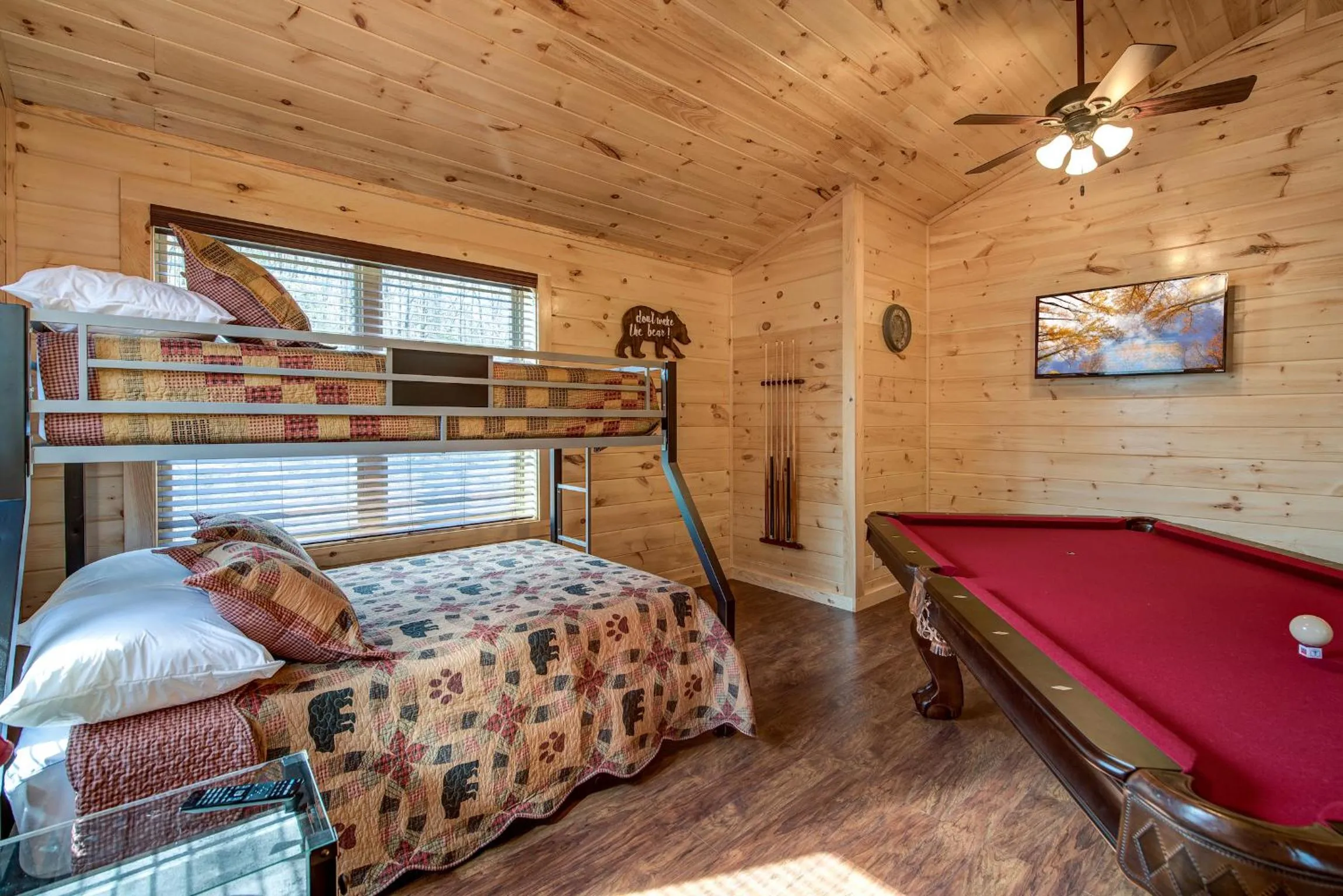 Property building, Bed in Woodland Escape