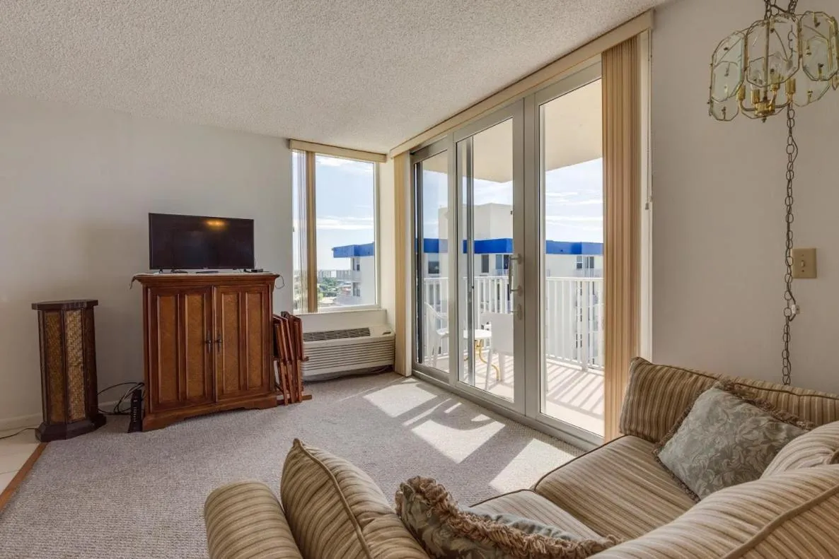 Estero Beach Tennis 1204A