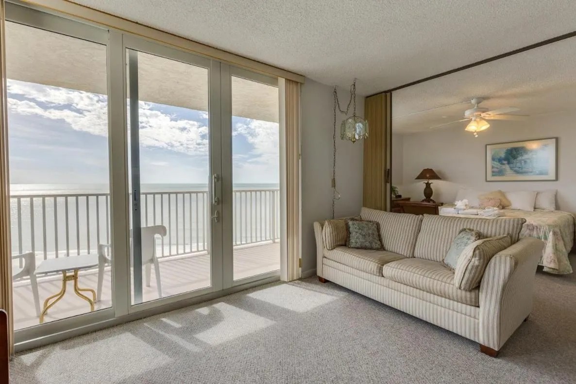 Estero Beach Tennis 1204A