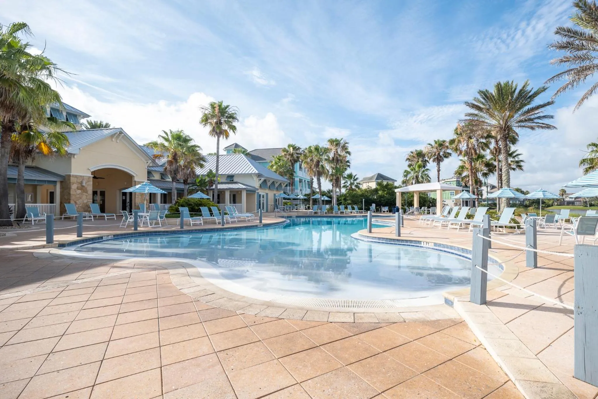 Swimming pool in 933 Cinnamon Beach