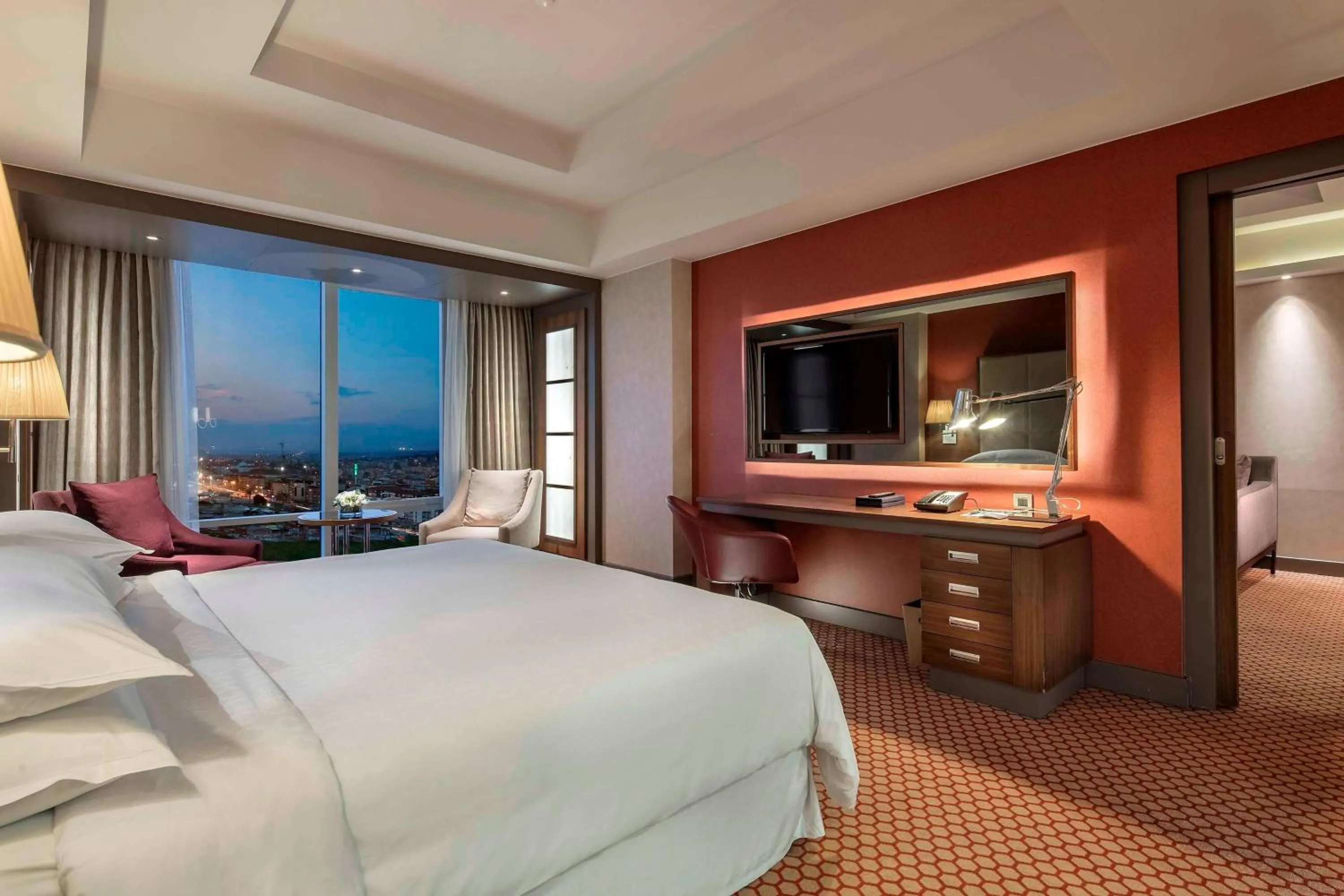 Photo of the whole room, Bed in Sheraton Bursa Hotel