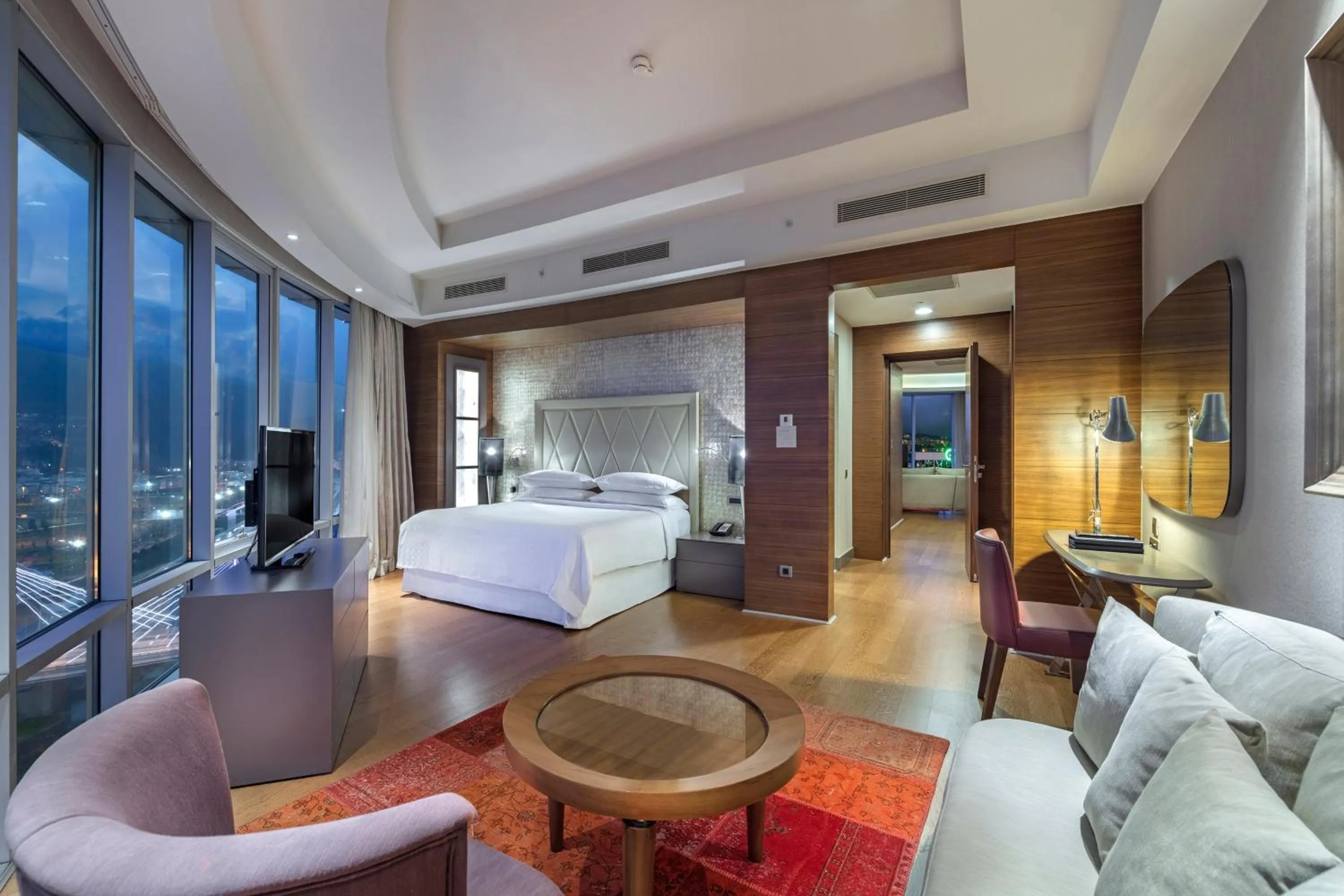 Photo of the whole room, Bed in Sheraton Bursa Hotel