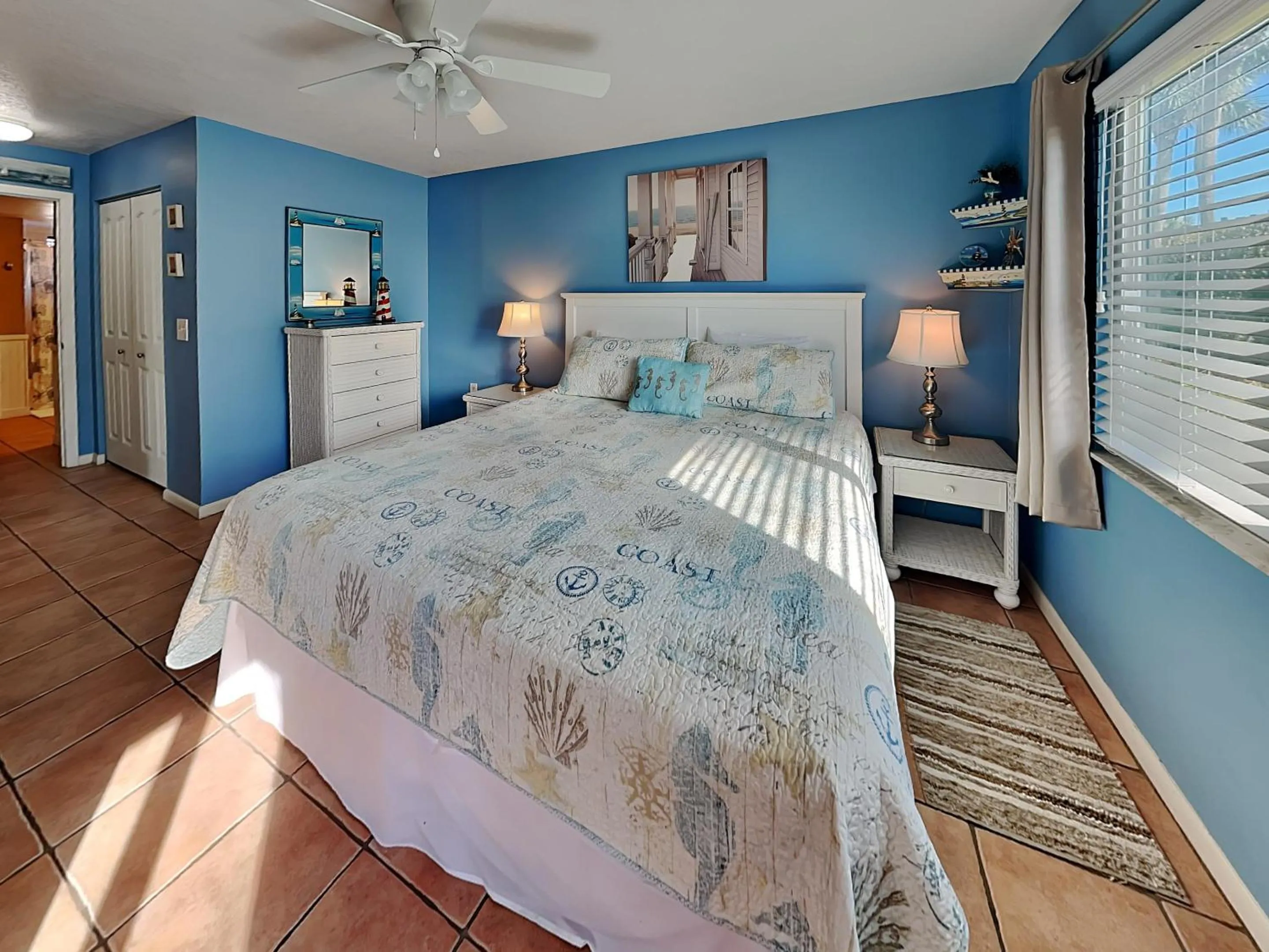 Bed in Ocean Village Club N14