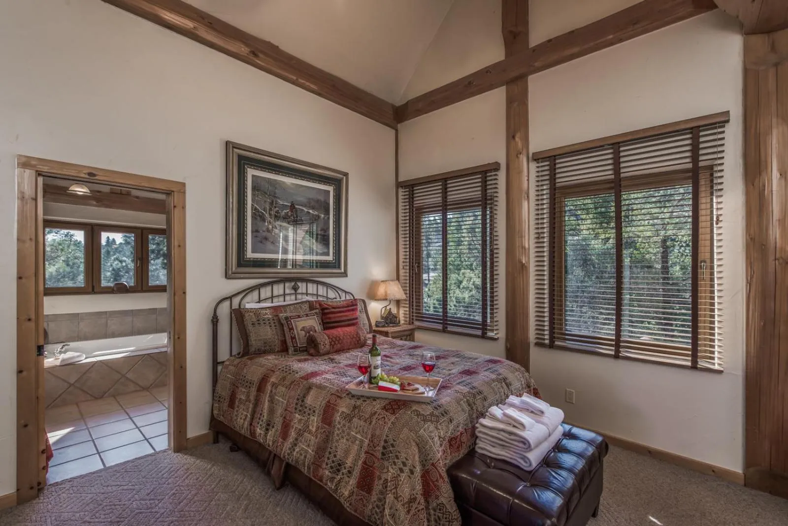 Bedroom, Bed in Panther Lodge