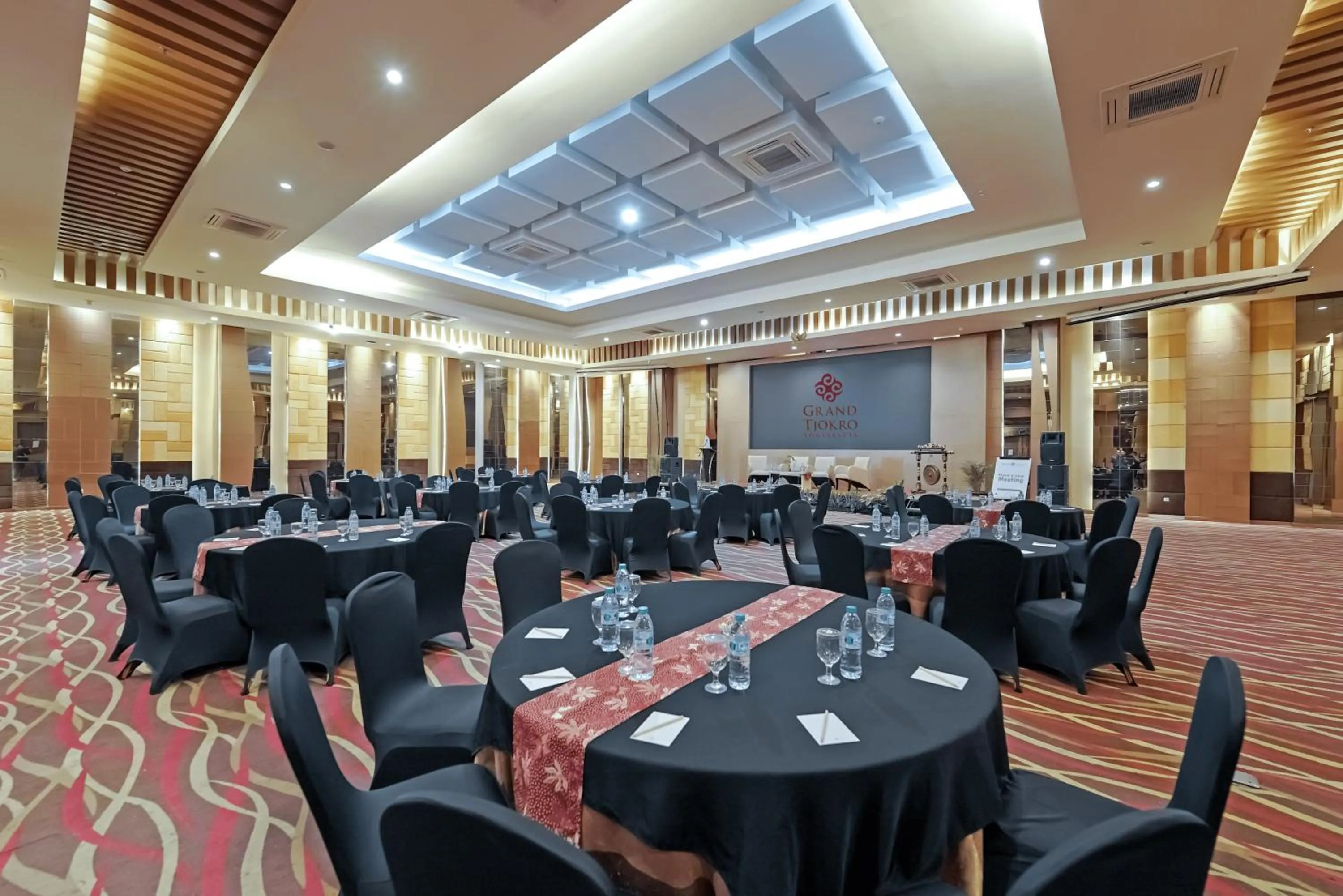 Meeting/conference room in Grand Tjokro Yogyakarta