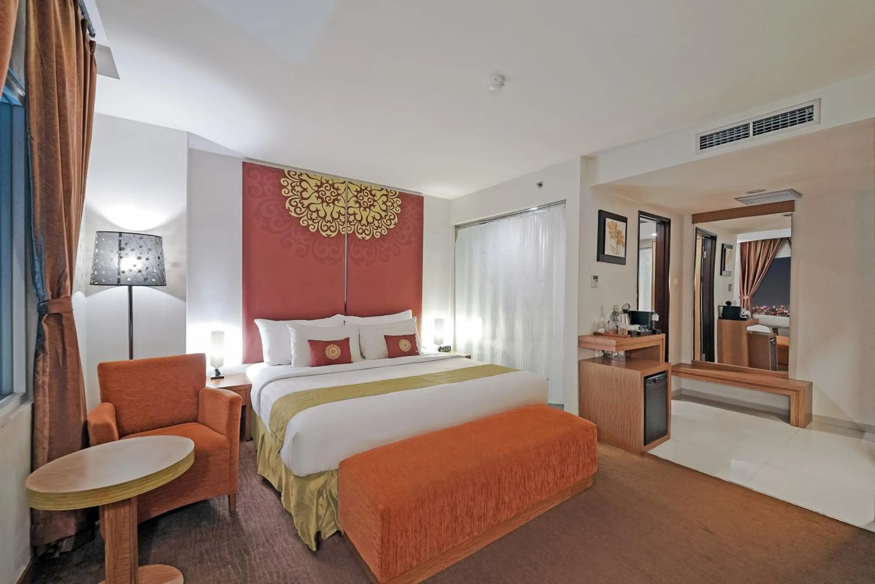 Bed in Grand Tjokro Yogyakarta