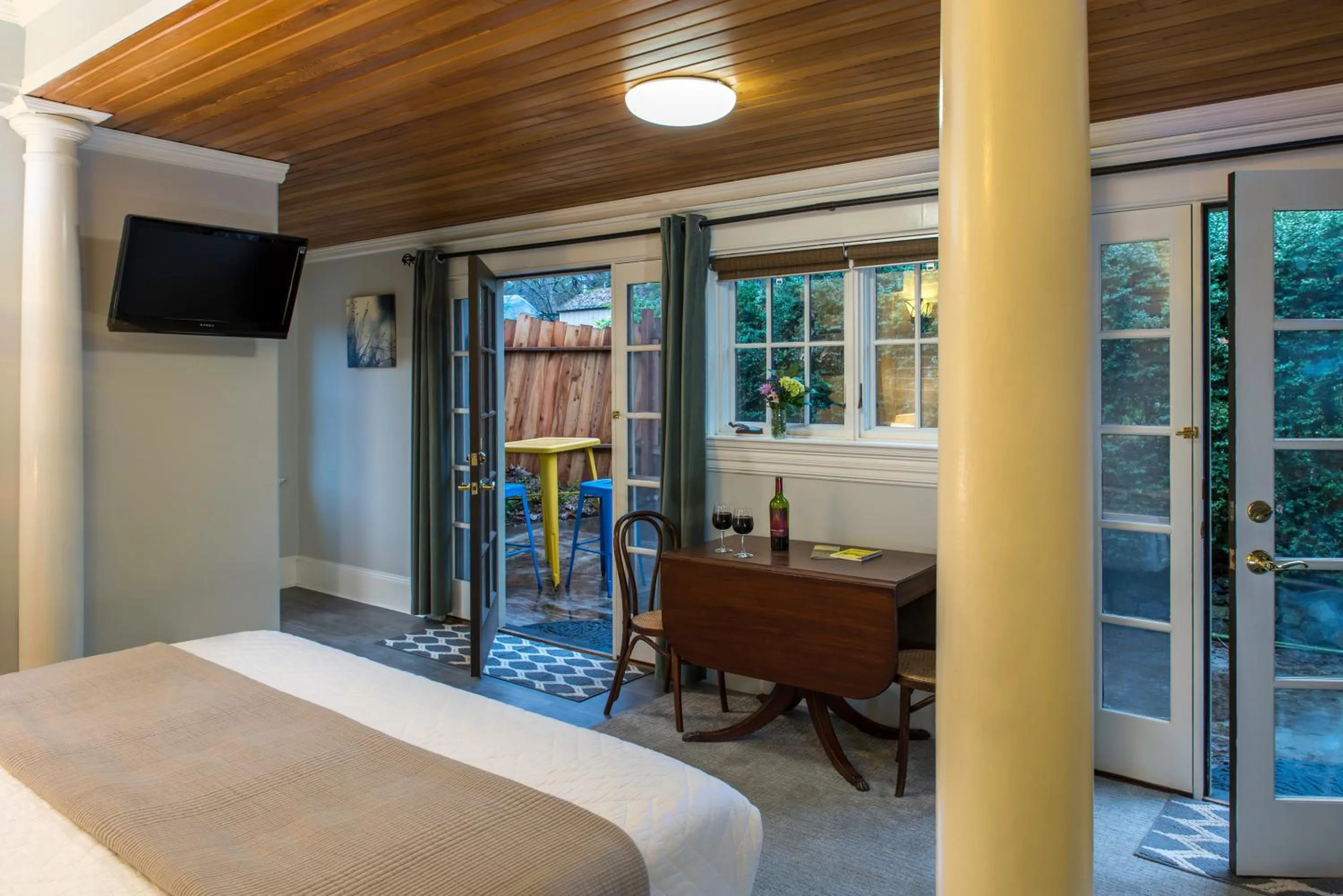 Bed in Inn at the Gorge