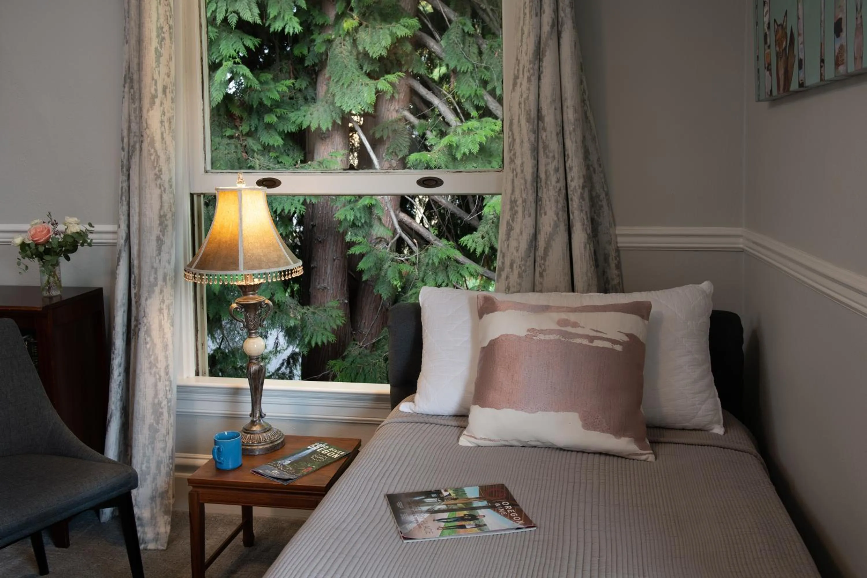 Bed in Inn at the Gorge