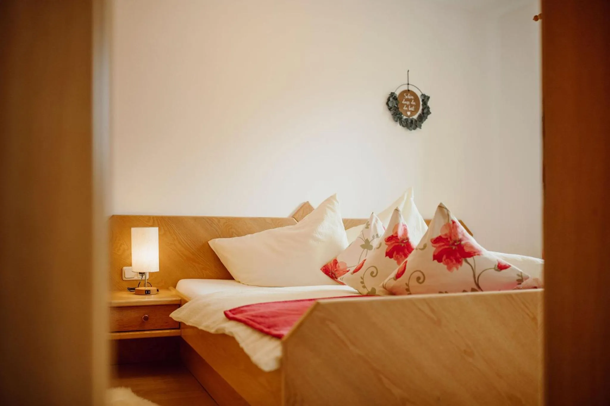 Bedroom, Bed in Lerchs Landhotel