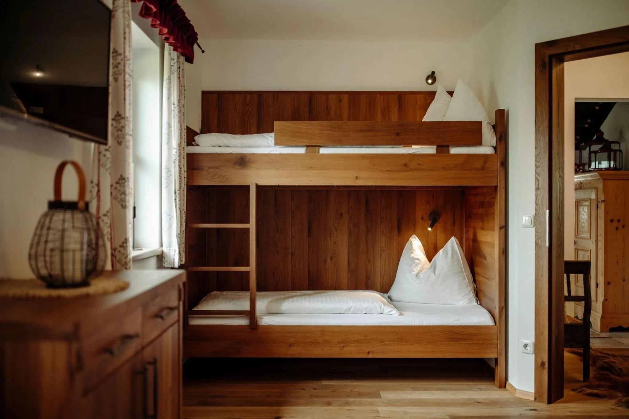 Bedroom, Bed in Lerchs Landhotel