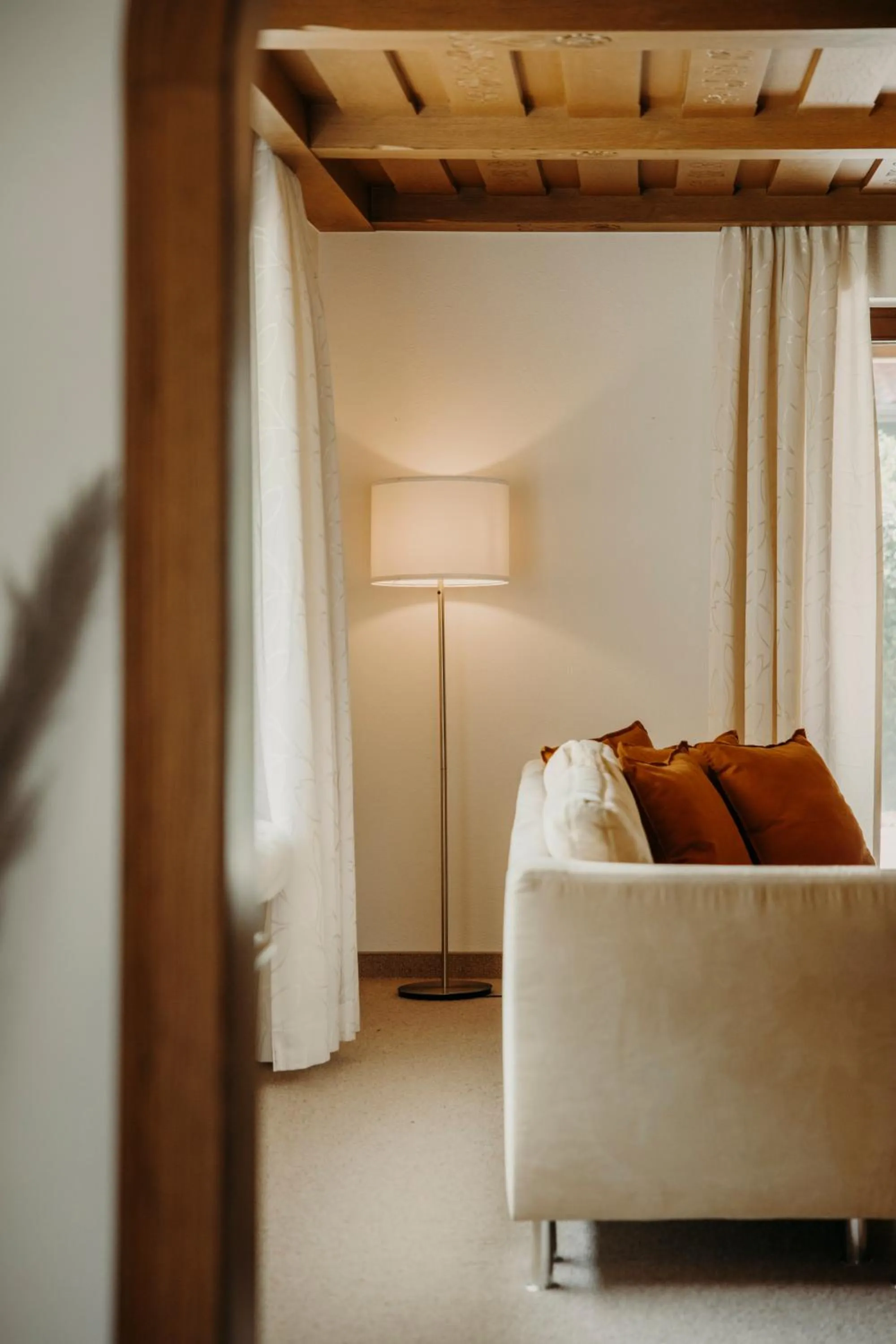 Living room, Bed in Lerchs Landhotel