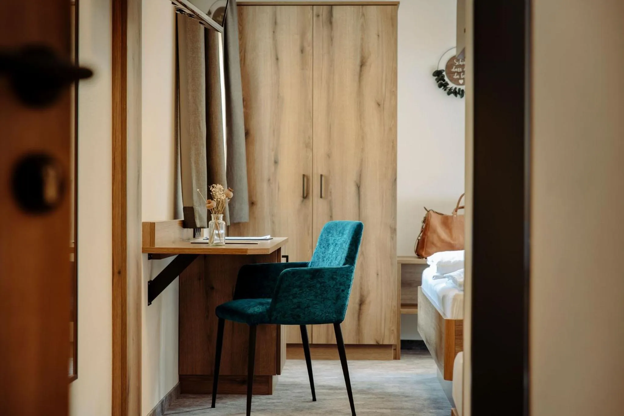 Bedroom, Bed in Lerchs Landhotel