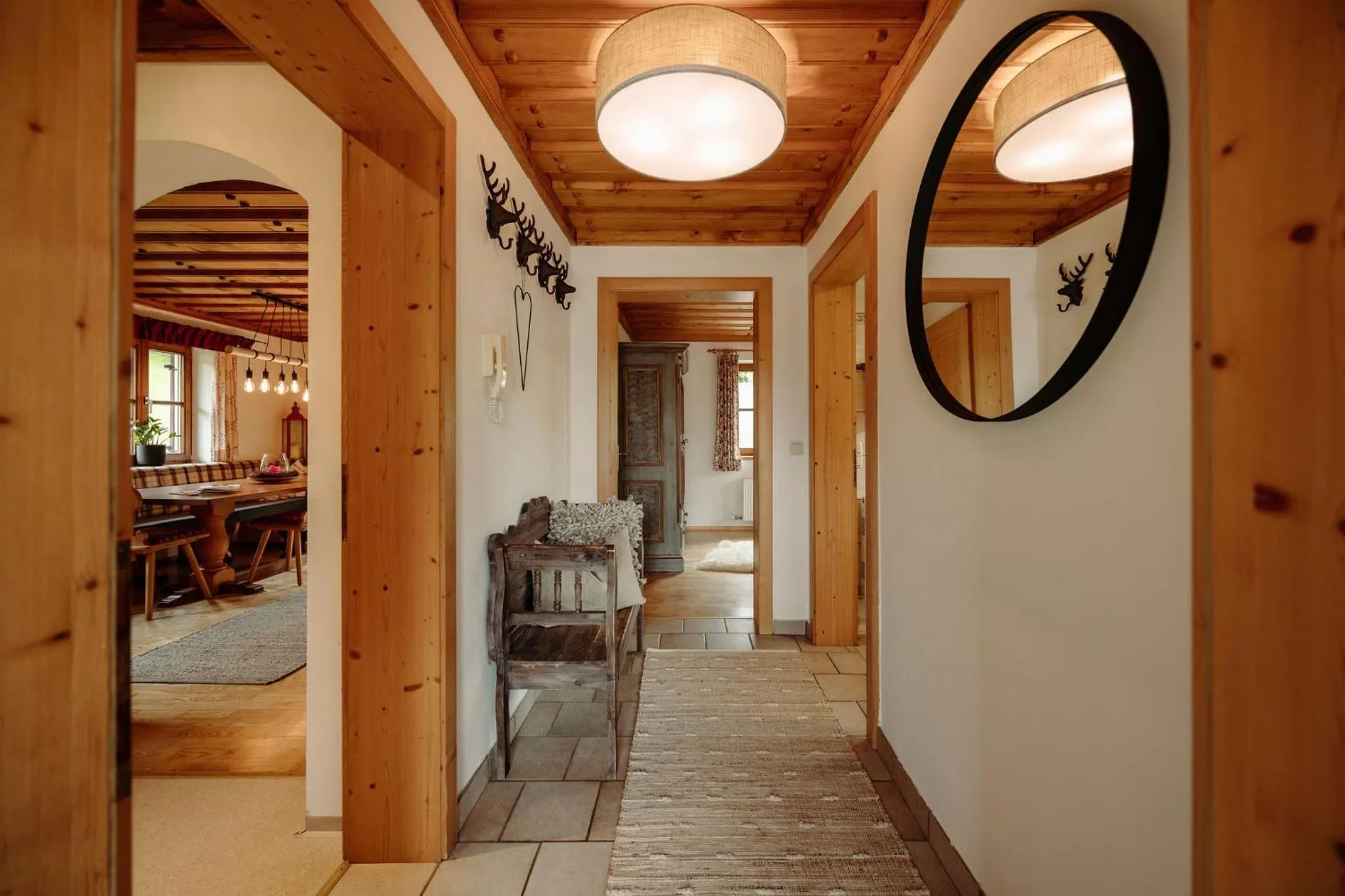 Living room, Bed in Lerchs Landhotel