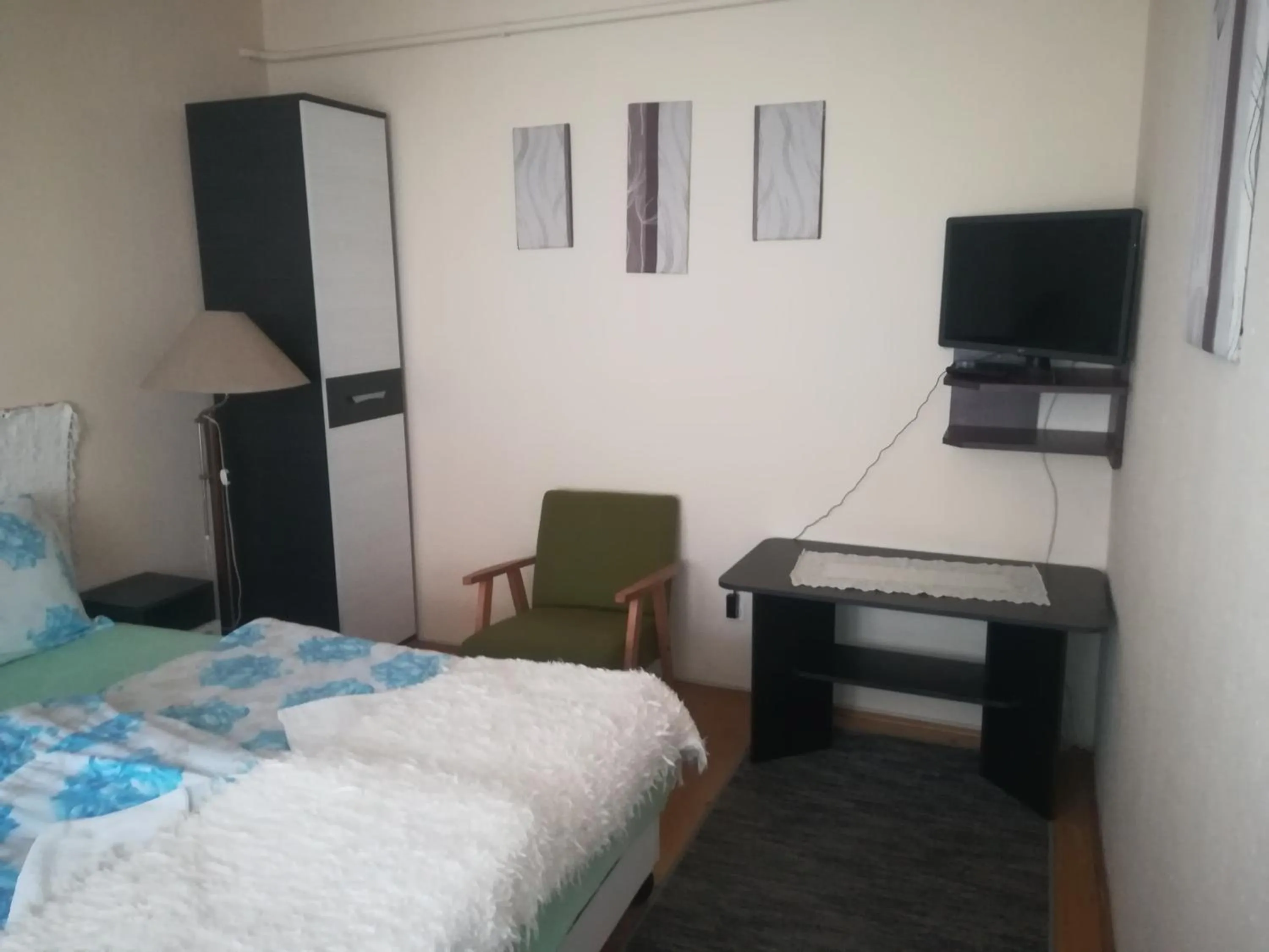 Photo of the whole room, Bed in Pinczés Ház