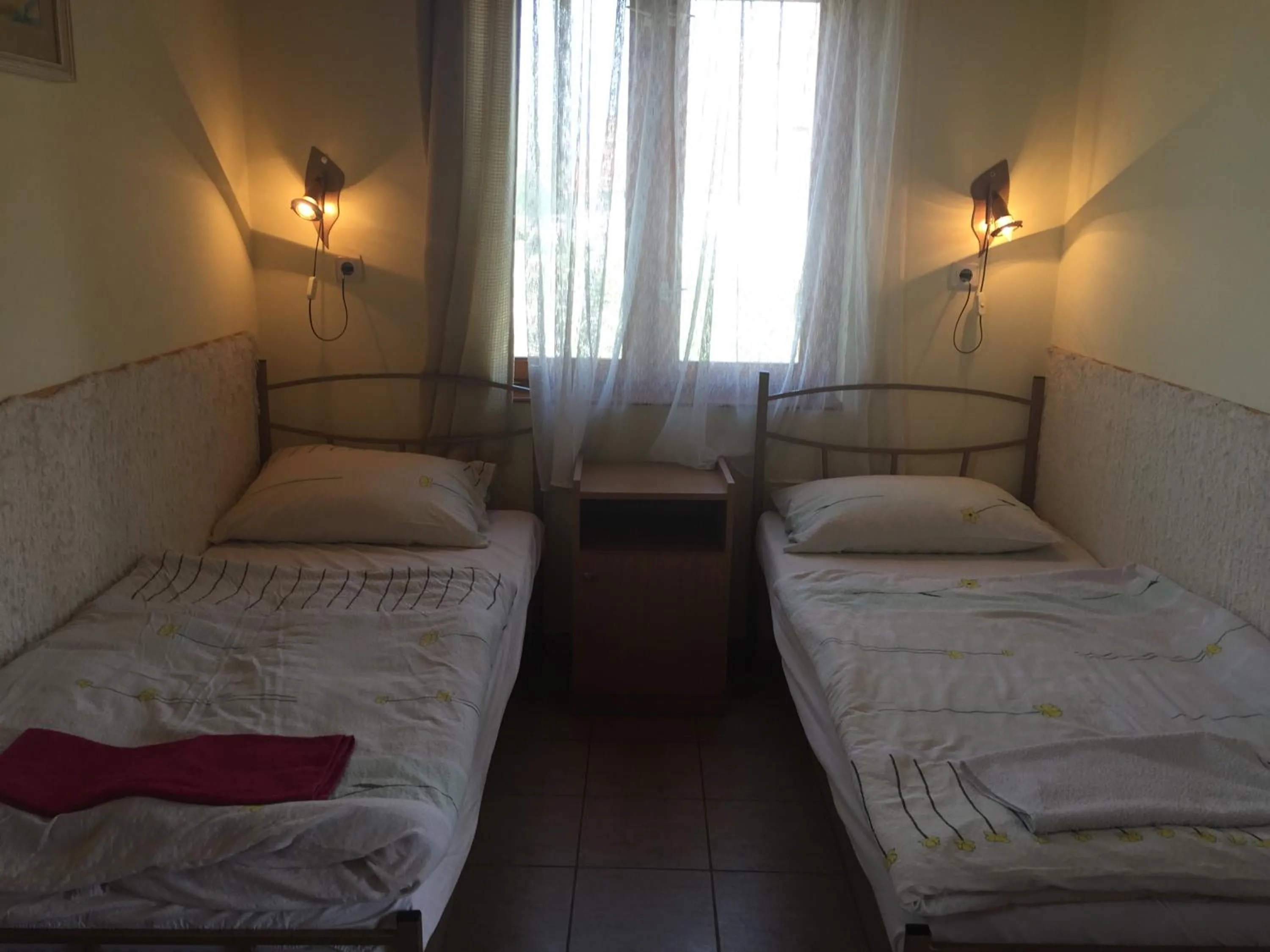 Photo of the whole room, Bed in Pinczés Ház