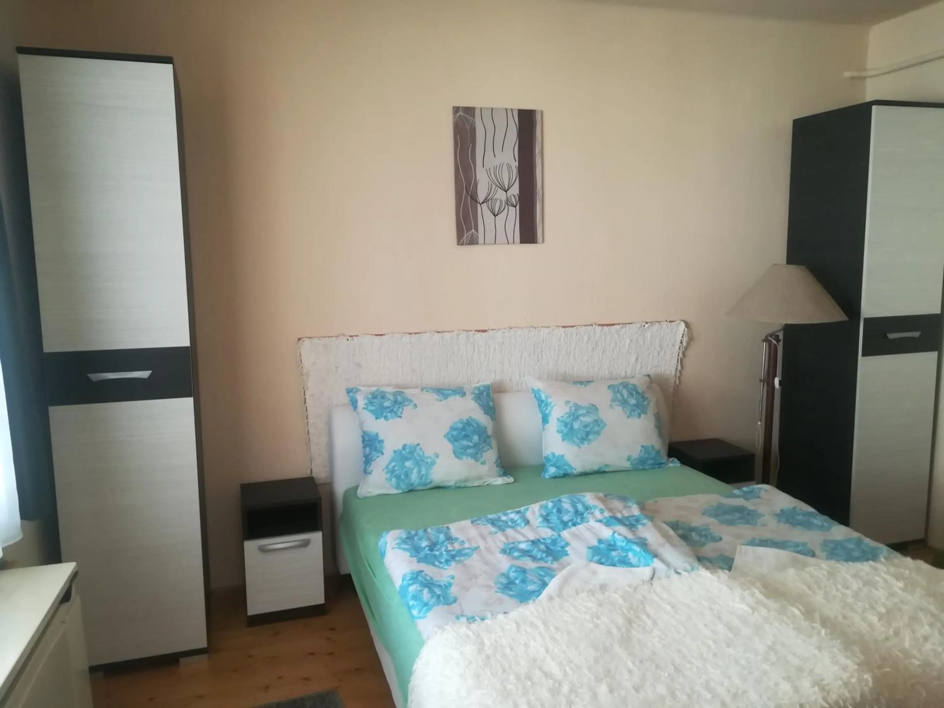 Photo of the whole room, Bed in Pinczés Ház