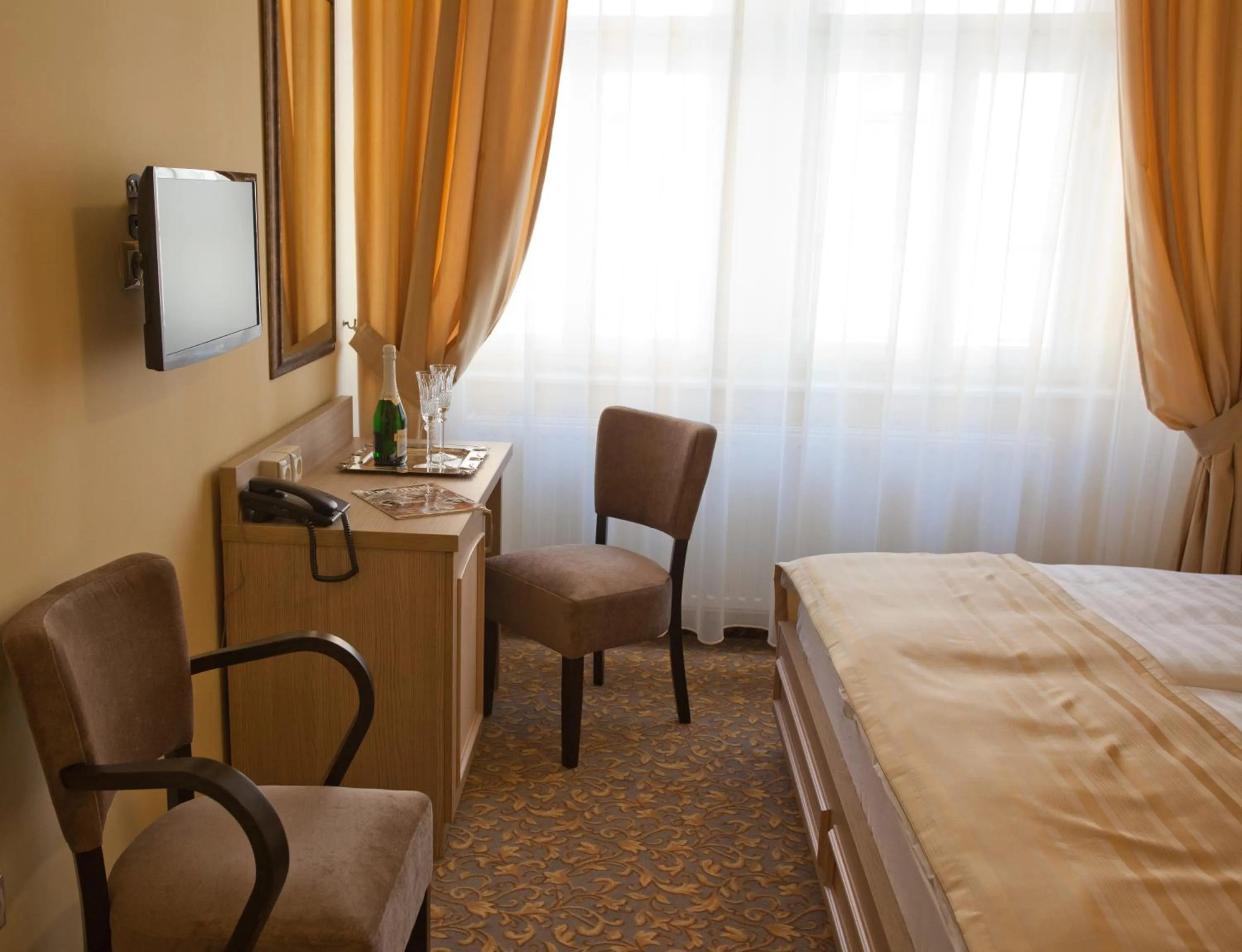 Decorative detail, Bed in Barokk Hotel Promenád