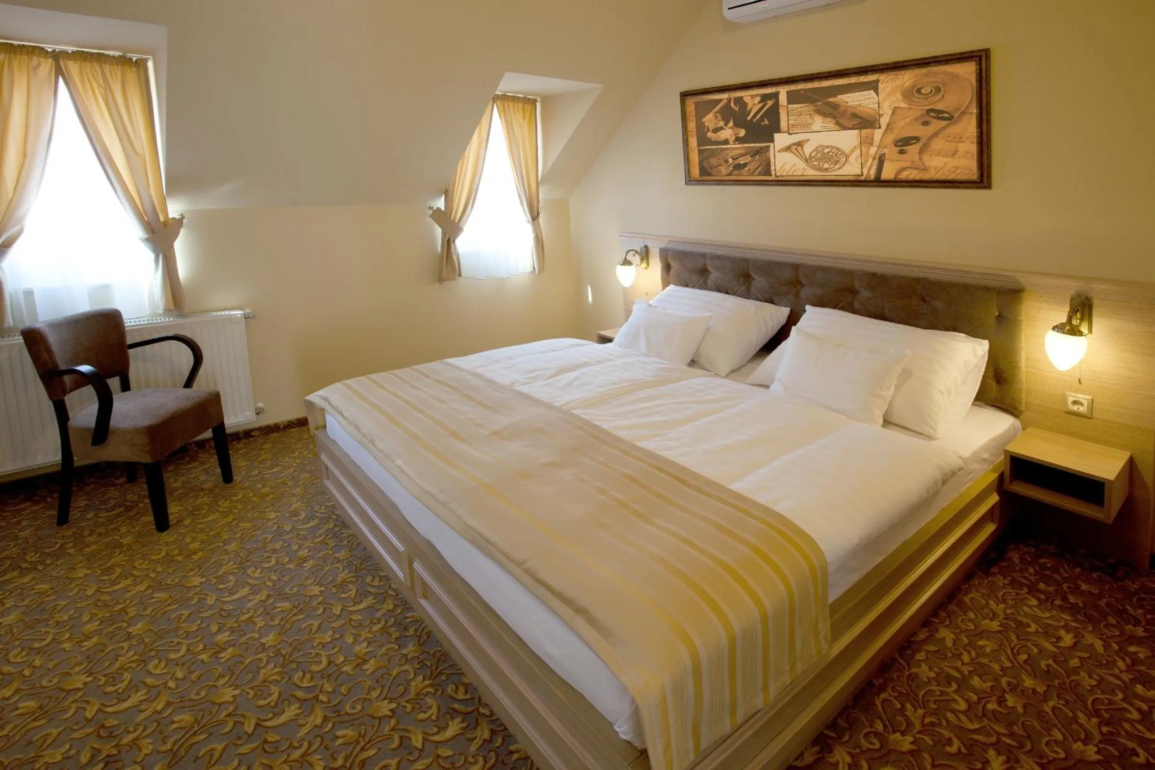 Bedroom, Bed in Barokk Hotel Promenád