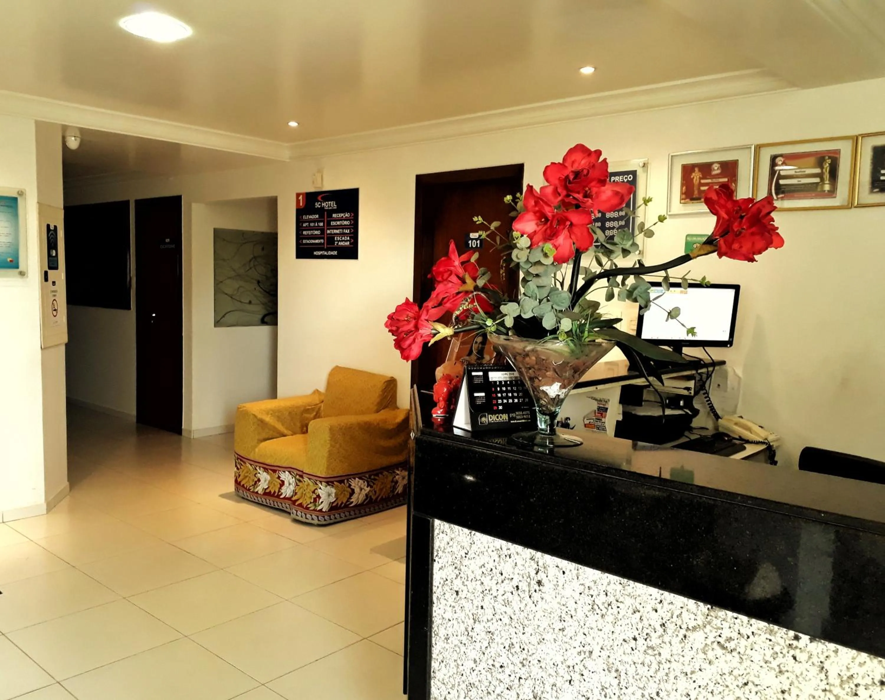 Lobby or reception in 5C Hotel