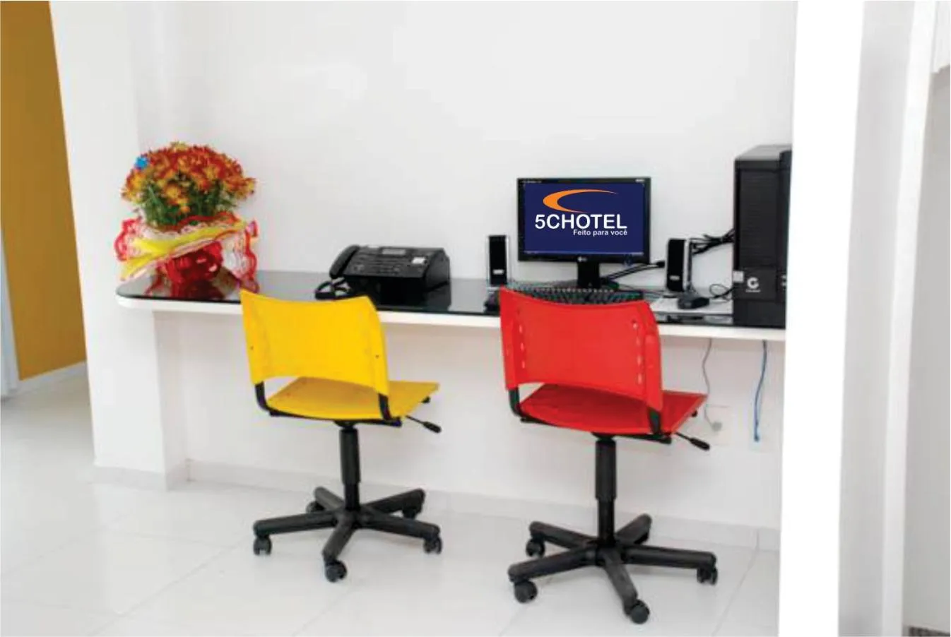 Communal lounge/ TV room in 5C Hotel