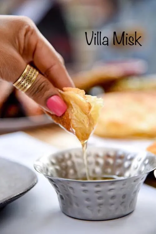 Buffet breakfast in Villa Misk