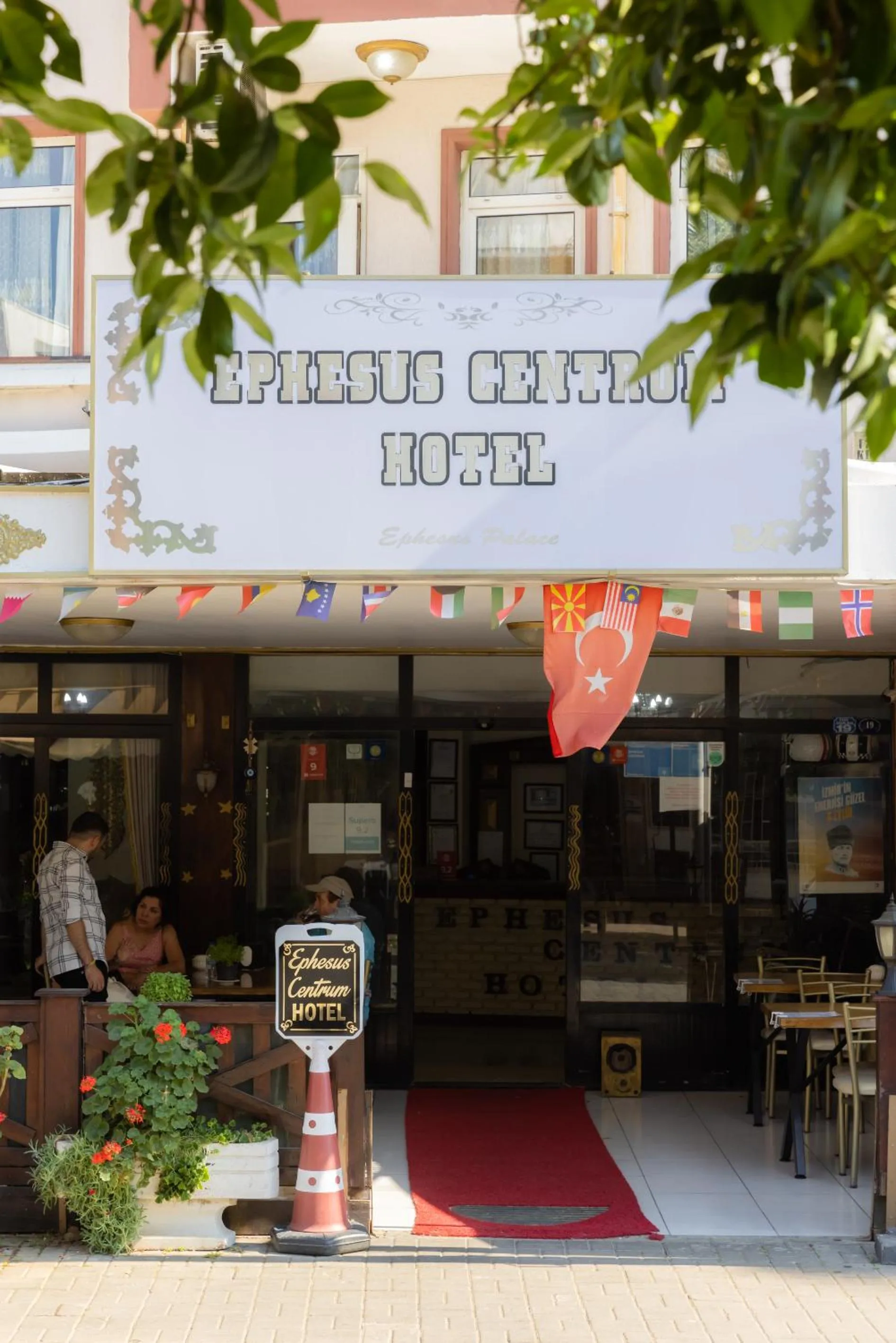 Facade/entrance in EPHESUS CENTRUM