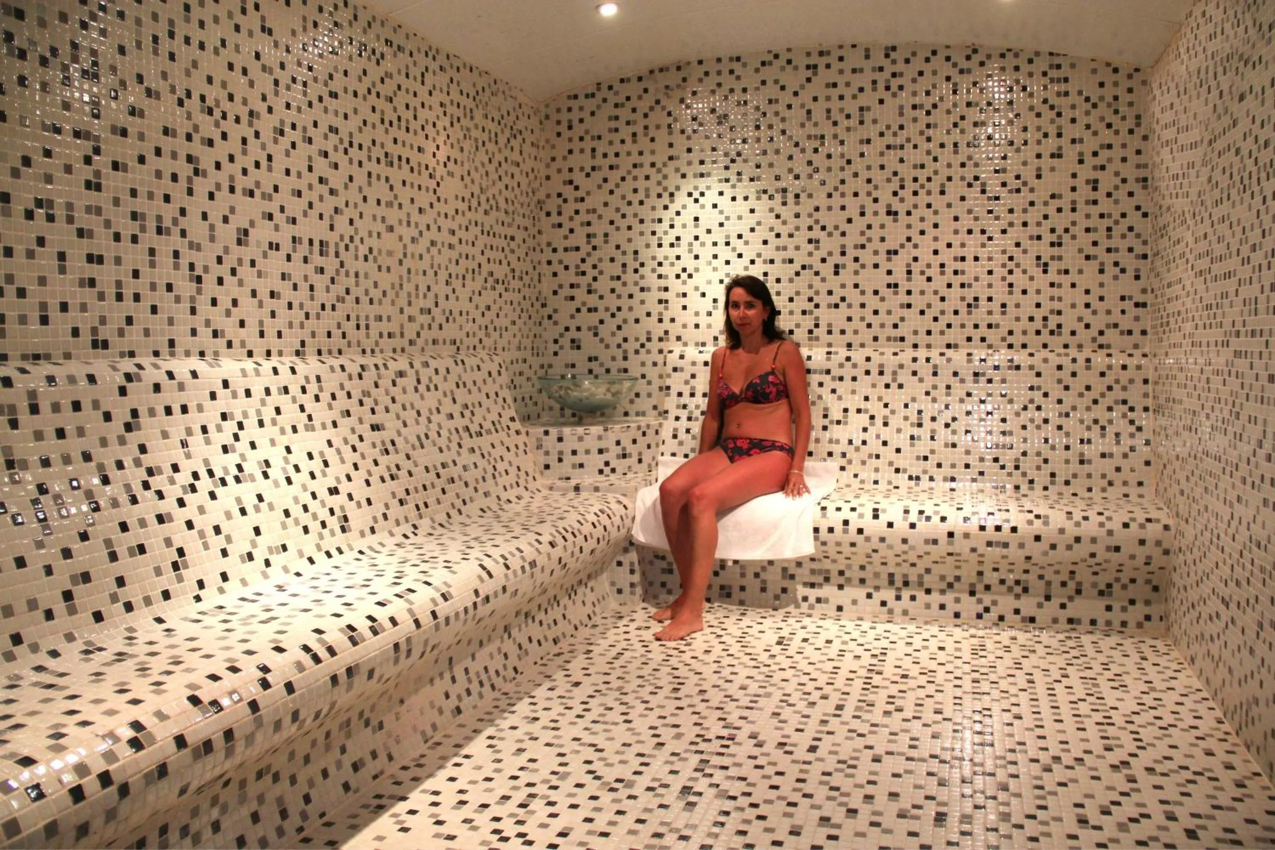 Steam room in Side West Park Hotel