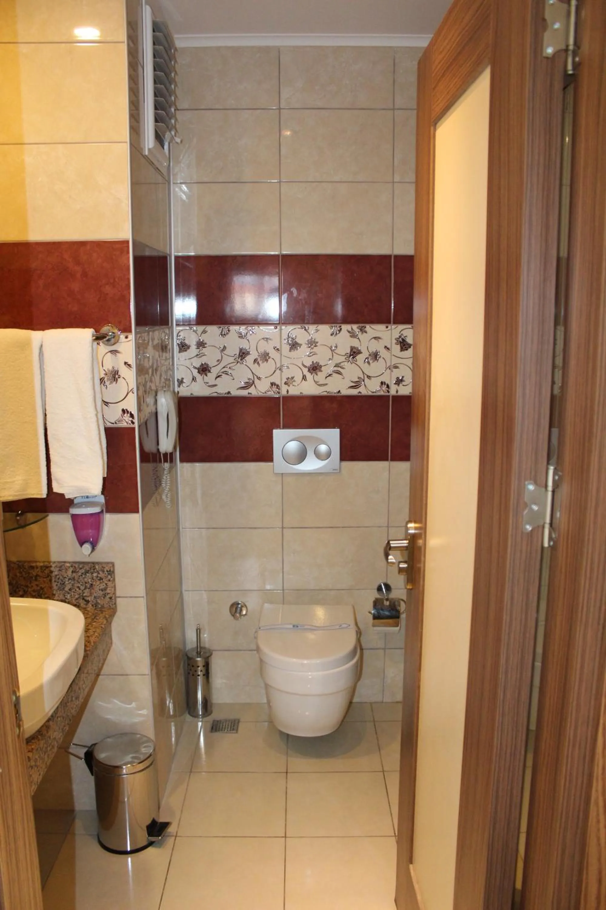 Side West Park Hotel