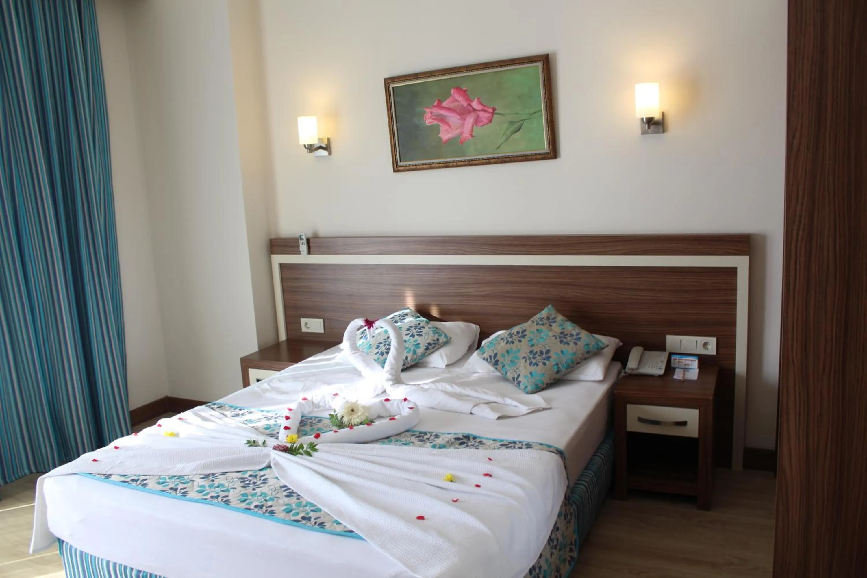 Side West Park Hotel