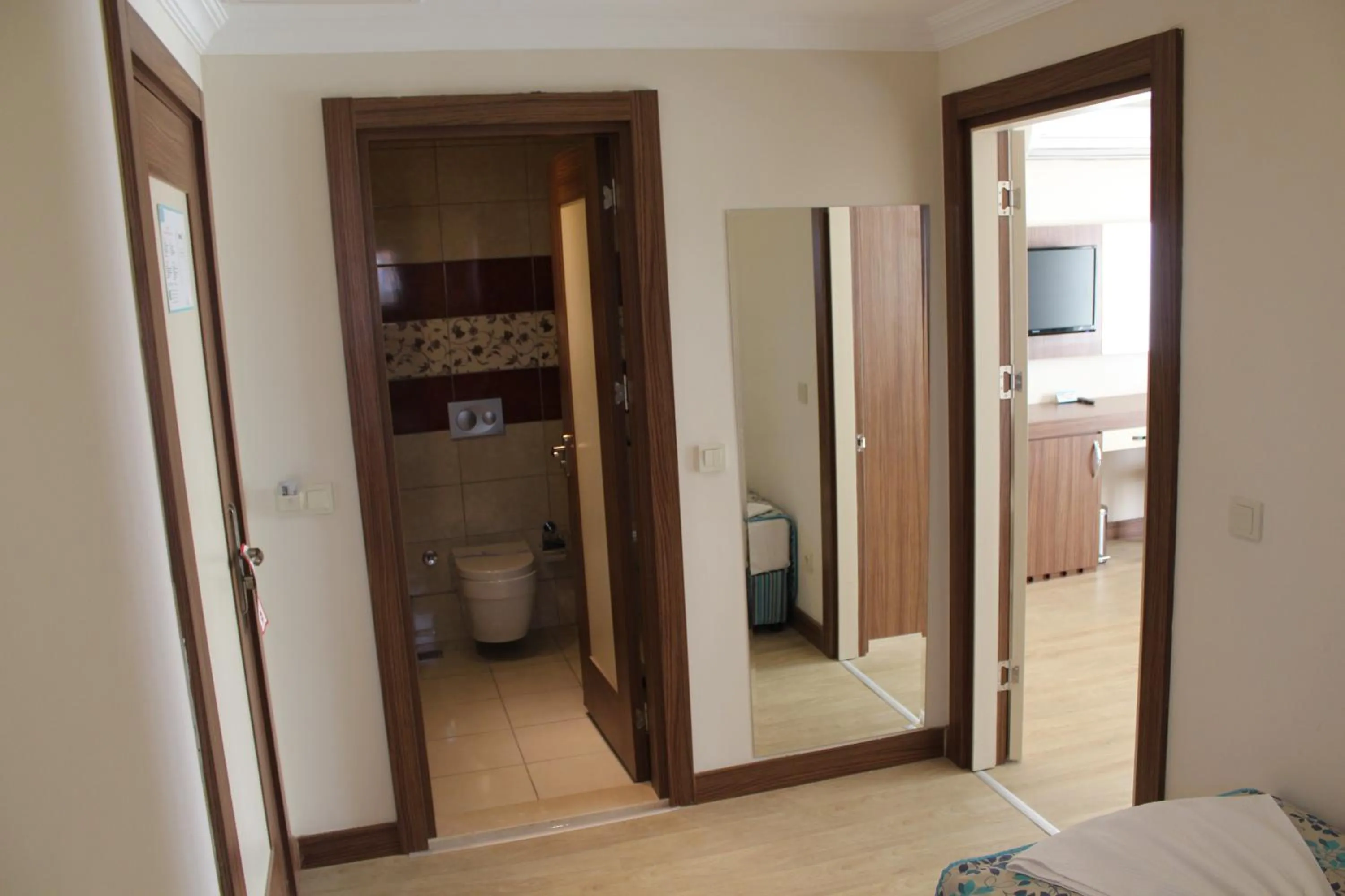 Toilet in Side West Park Hotel