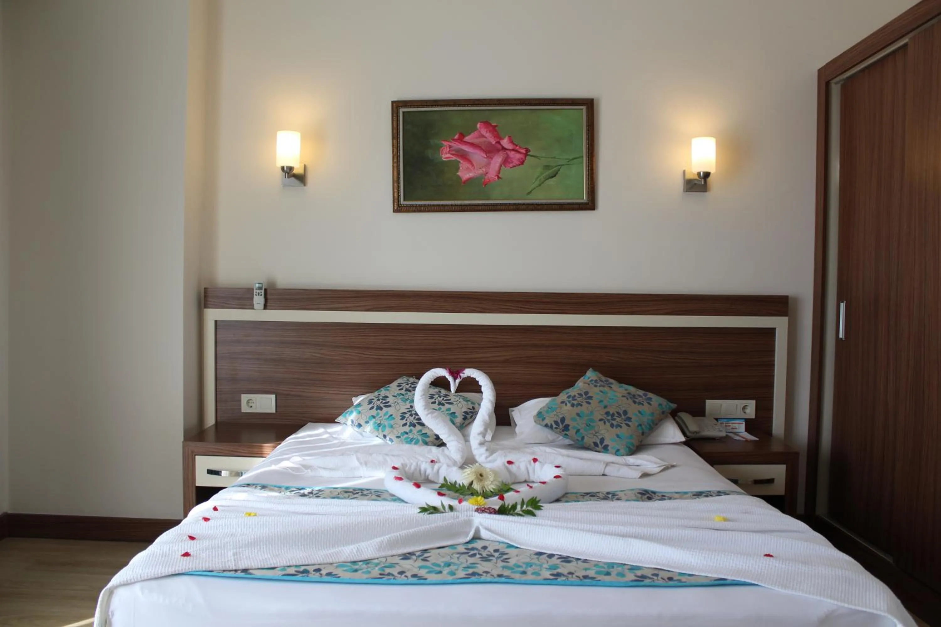 Side West Park Hotel