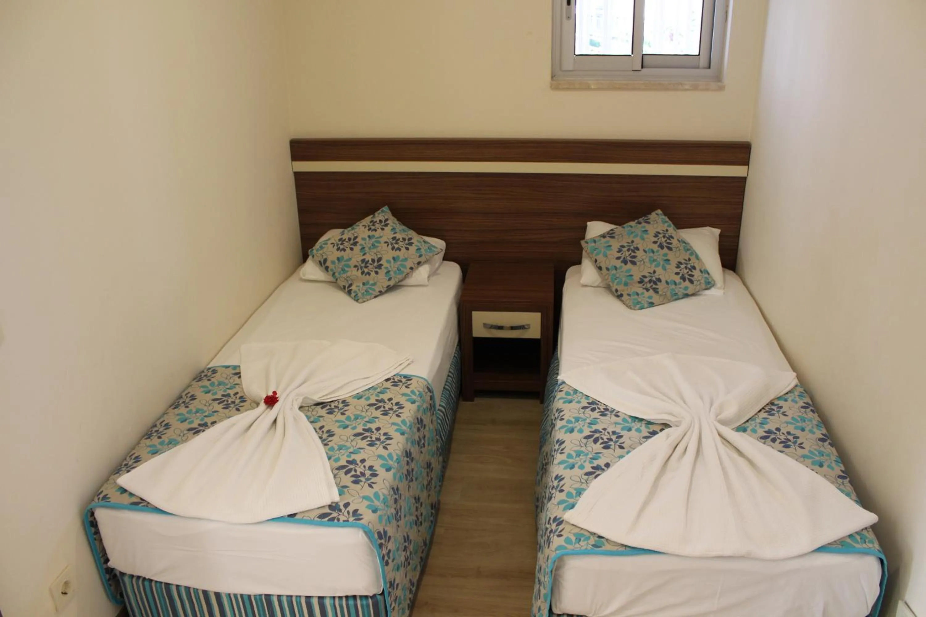 Side West Park Hotel