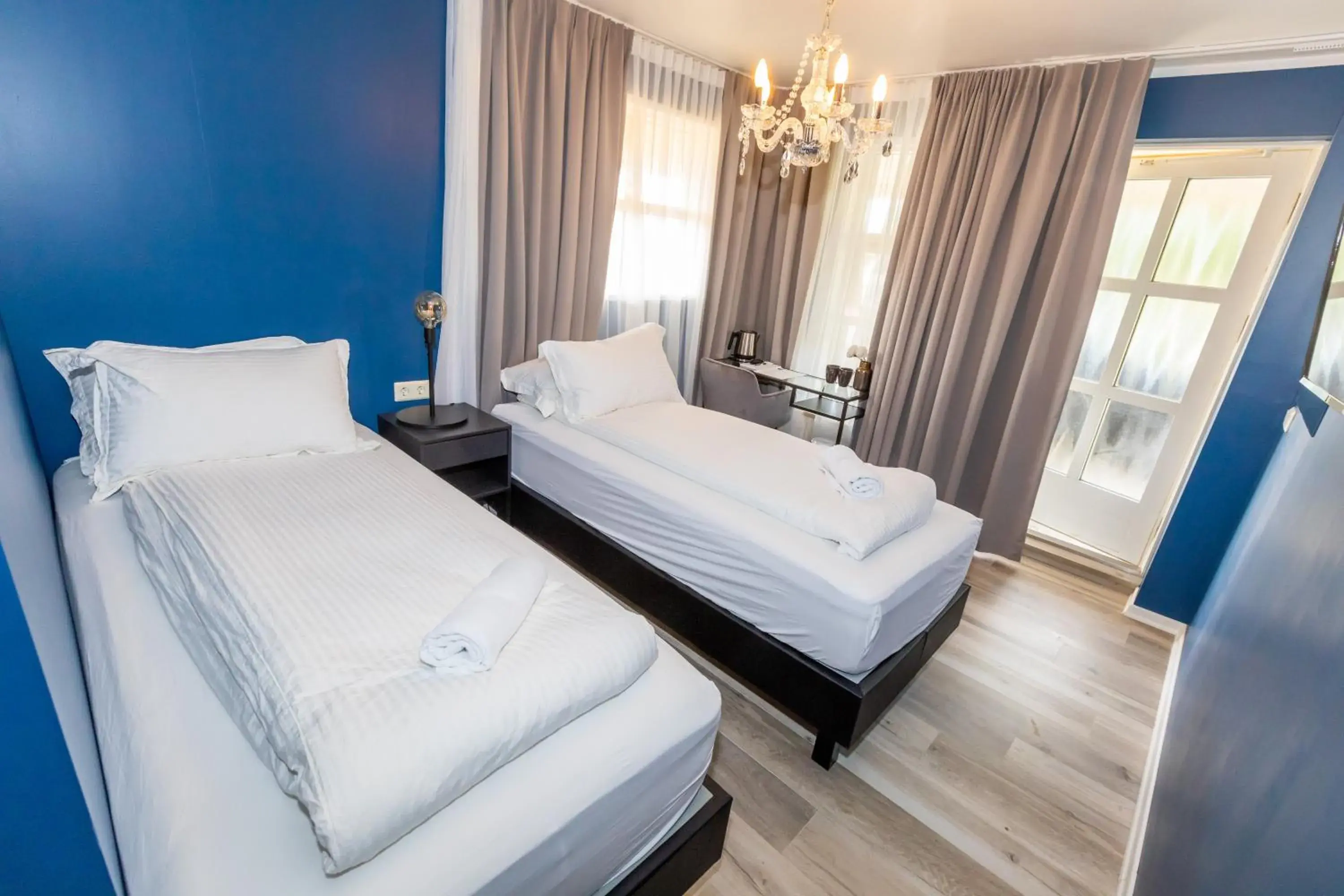 Small room with private entrance in Hotel North Small room with private entrance in Hotel North