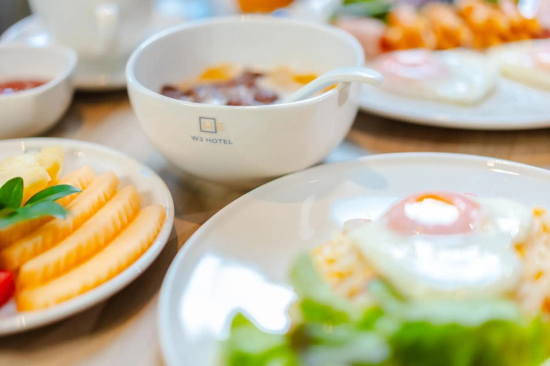 Food and drinks in W3 Hotel