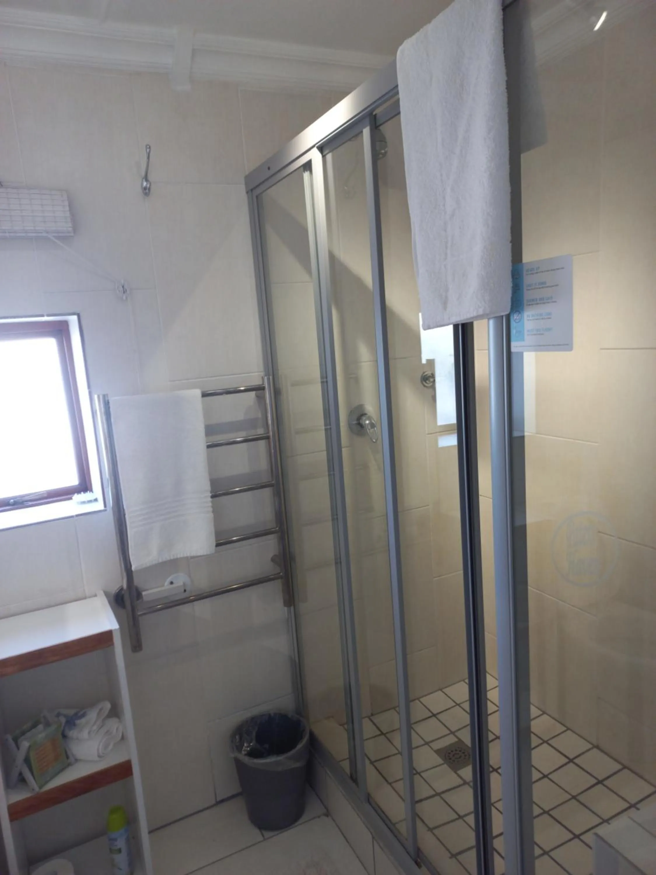 Shower in Paters Haven Self-catering and B&B