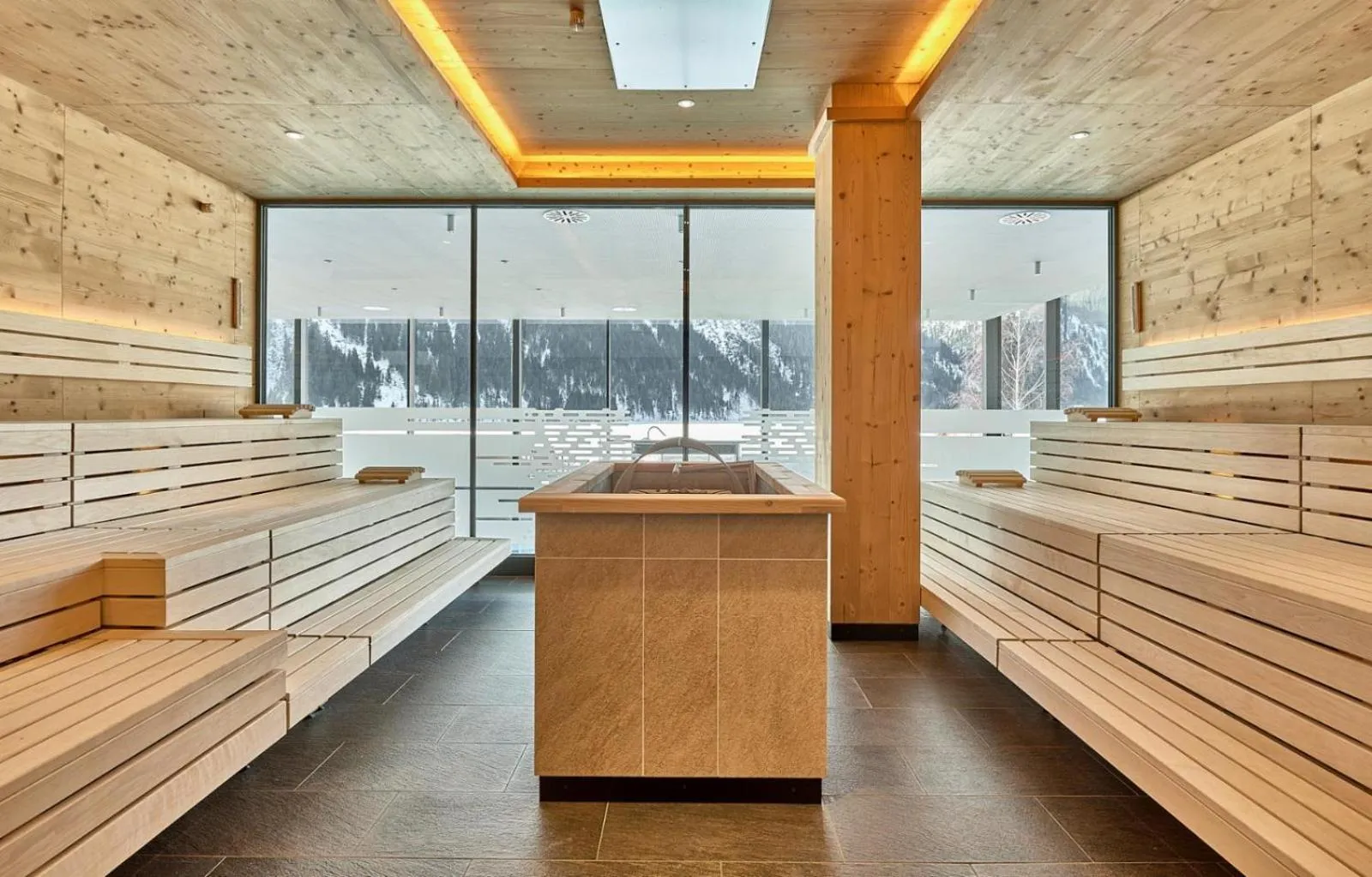 Swimming pool in haldensee - Naturerlebnis und Wellnesshotel