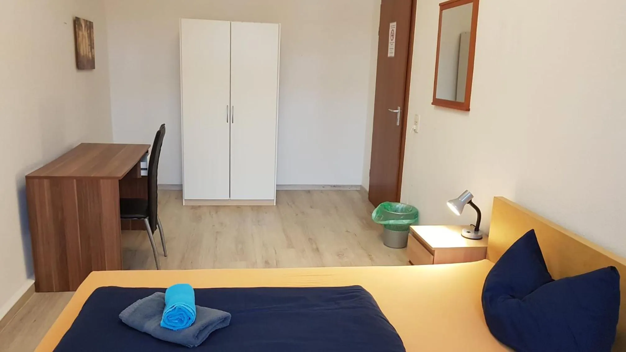 Photo of the whole room, Bed in Phoenix