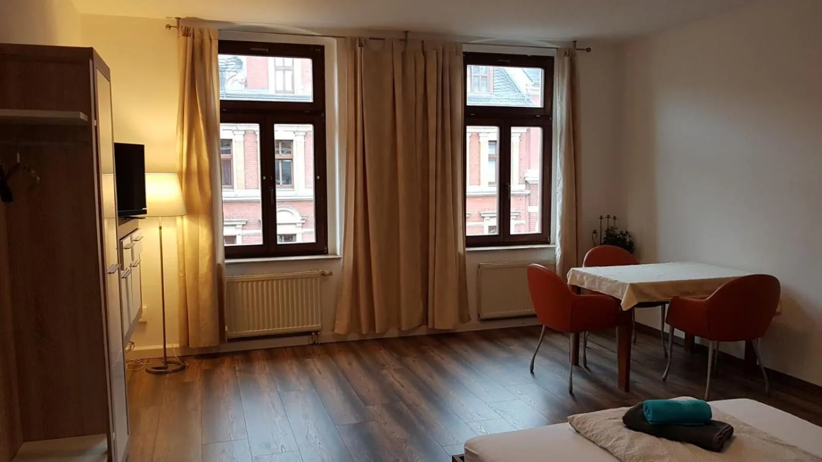 Photo of the whole room, Bed in Phoenix