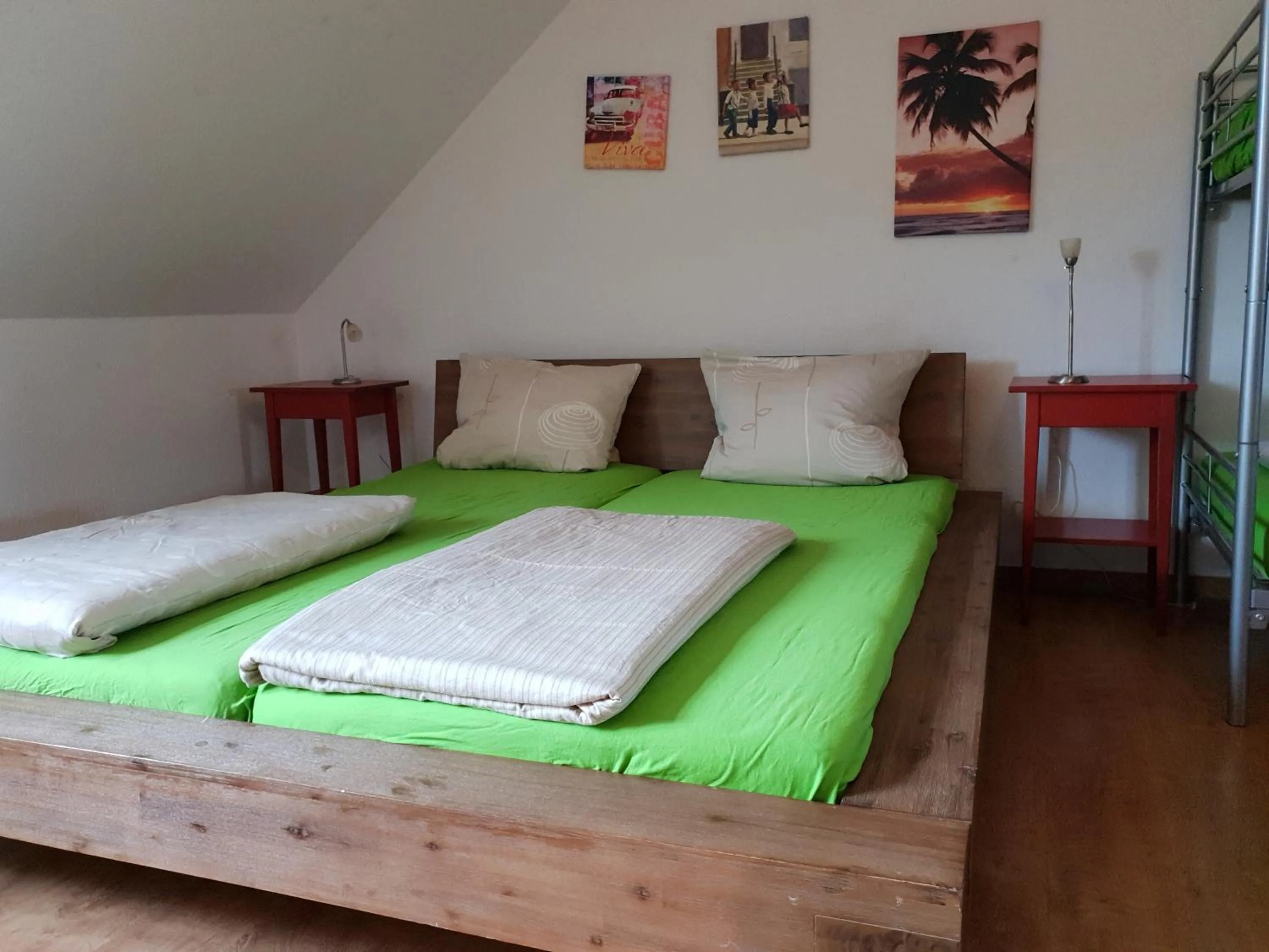 Photo of the whole room, Bed in Phoenix