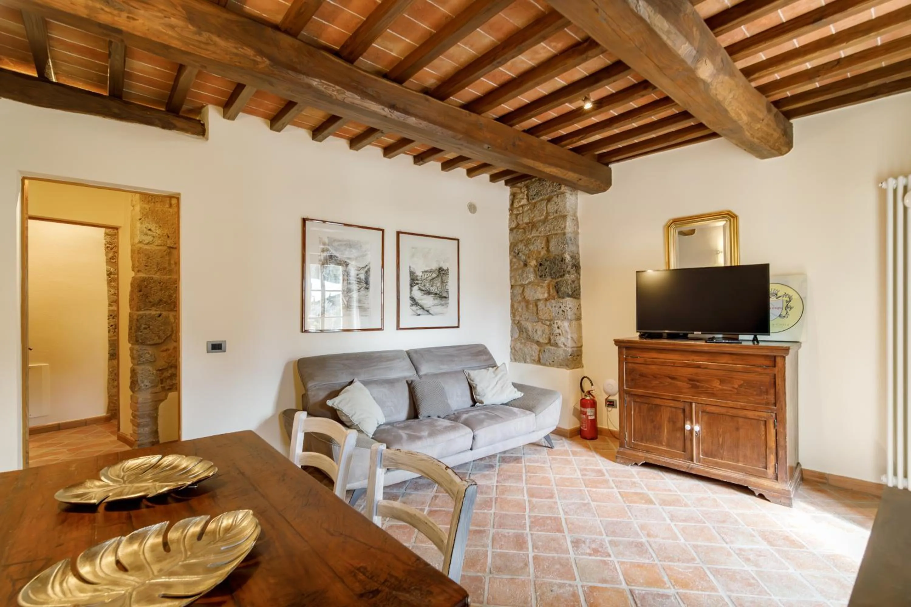 TV and multimedia in Relais La Costa Historical Residence