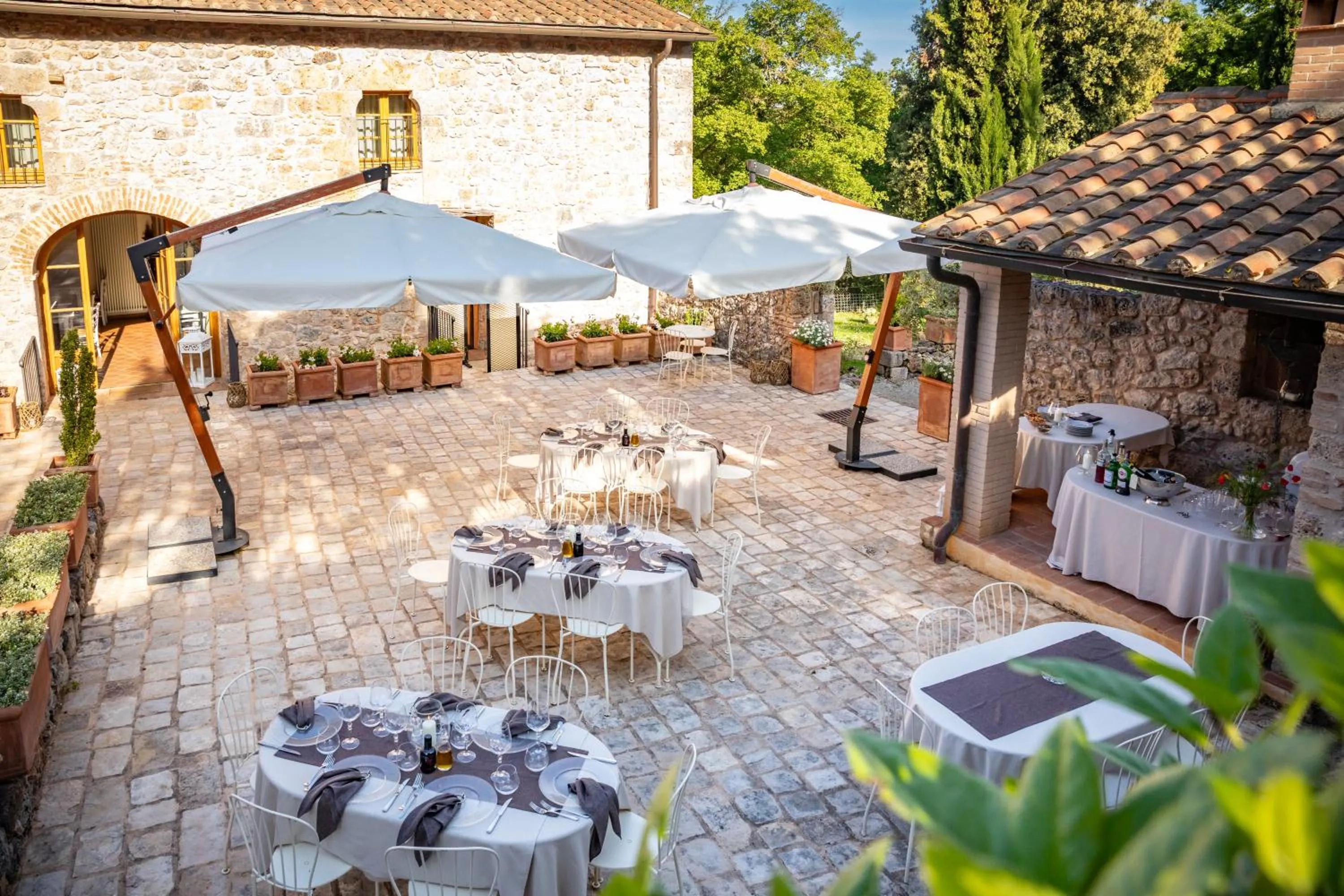 Restaurant/places to eat in Relais La Costa Historical Residence