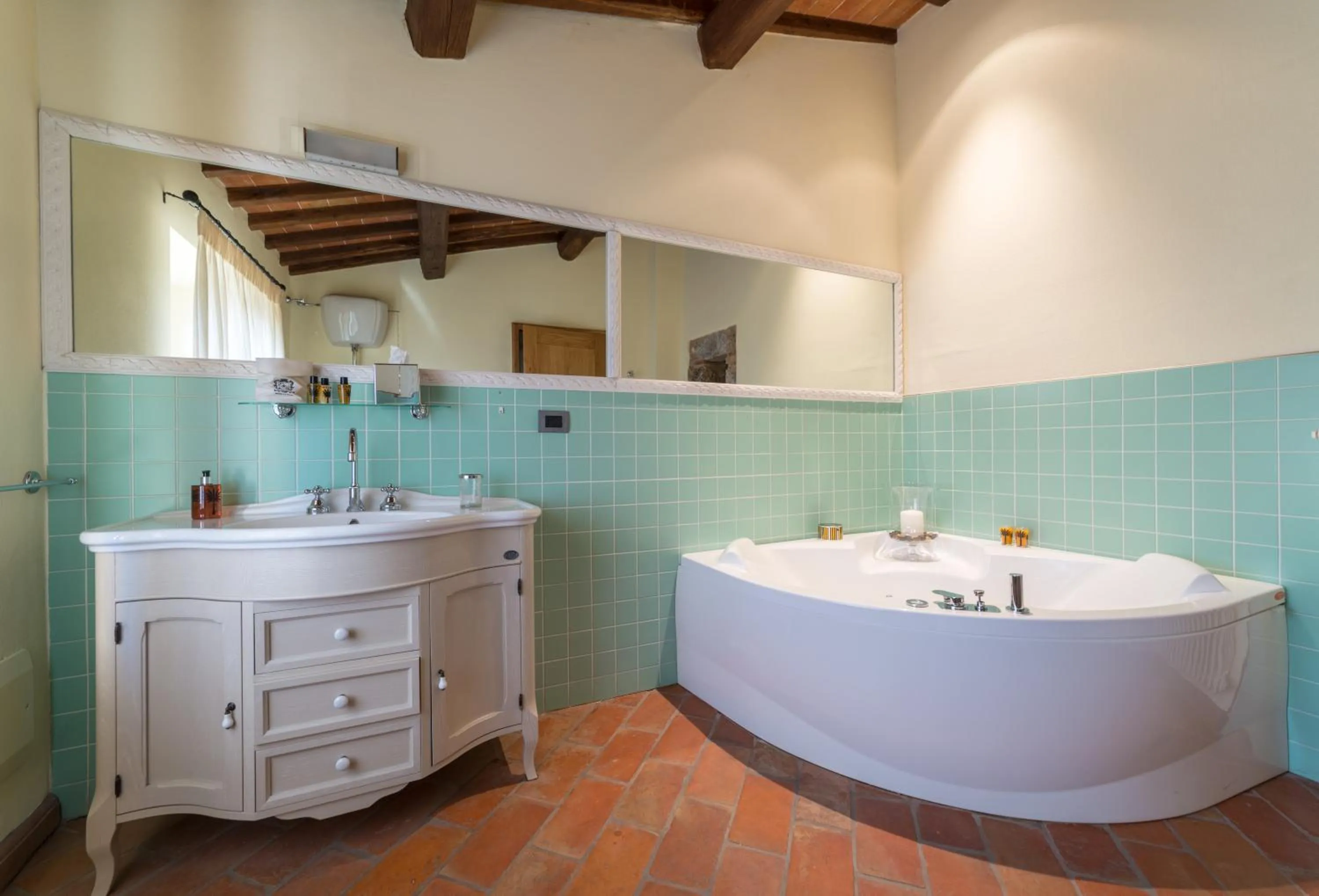 Bathroom in Relais La Costa Historical Residence