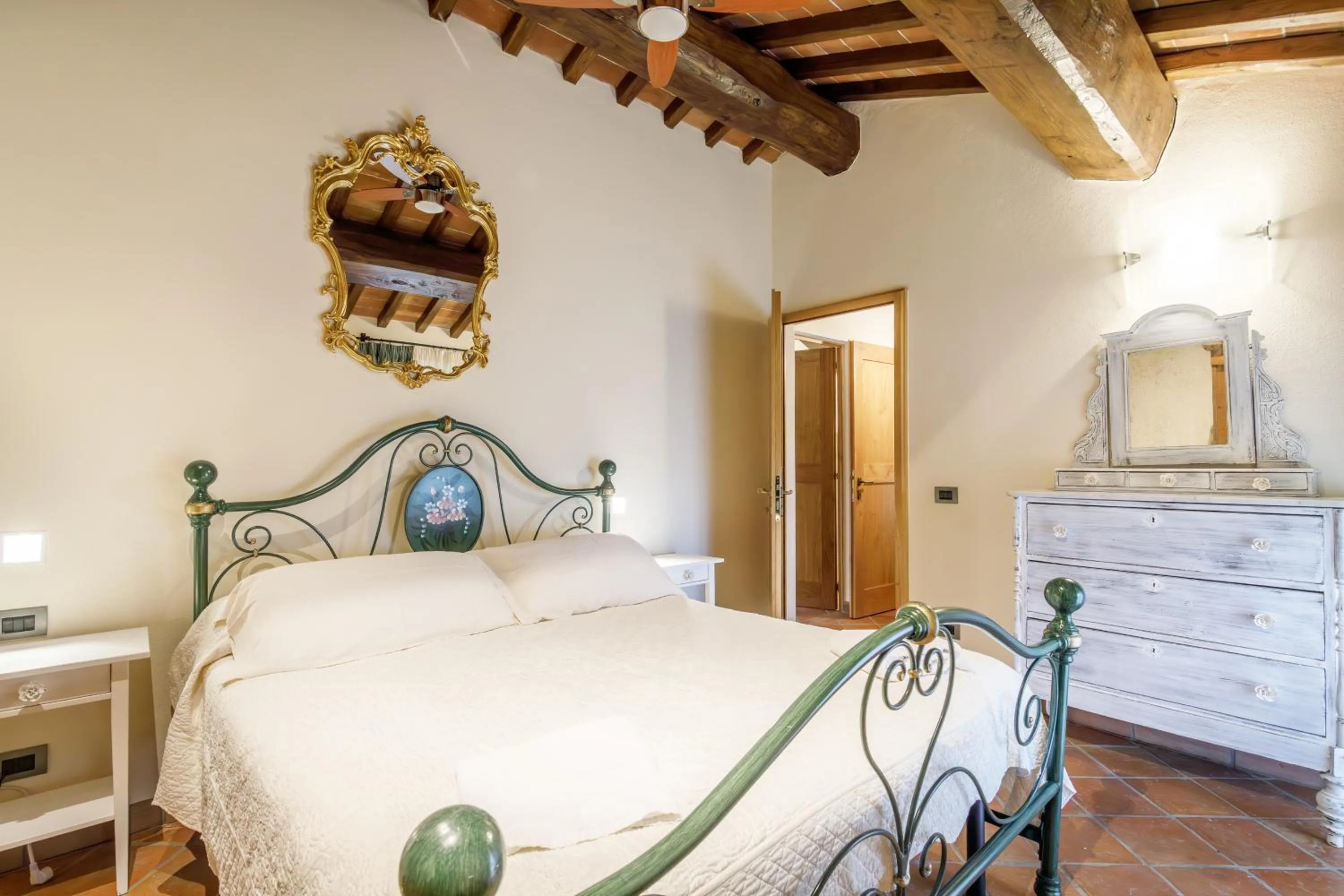 Bed in Relais La Costa Historical Residence