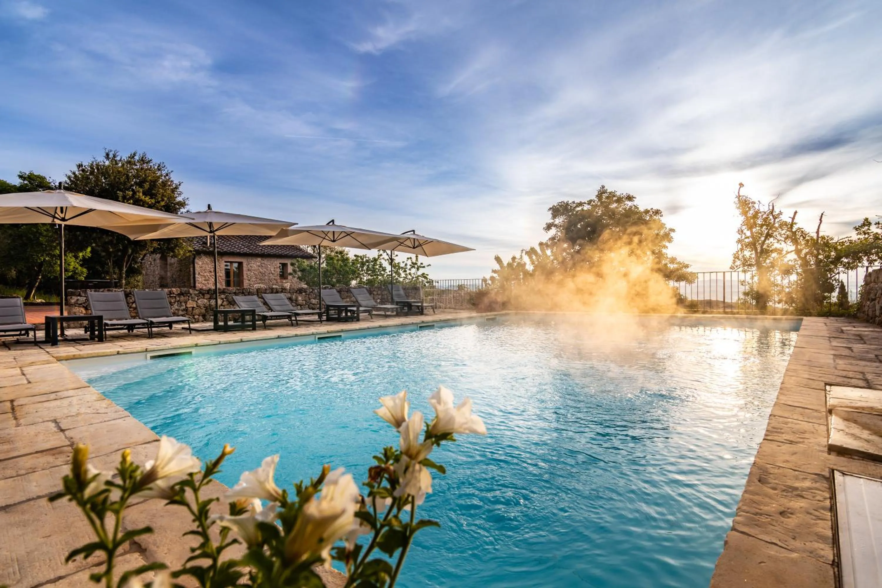 Swimming pool in Relais La Costa Historical Residence