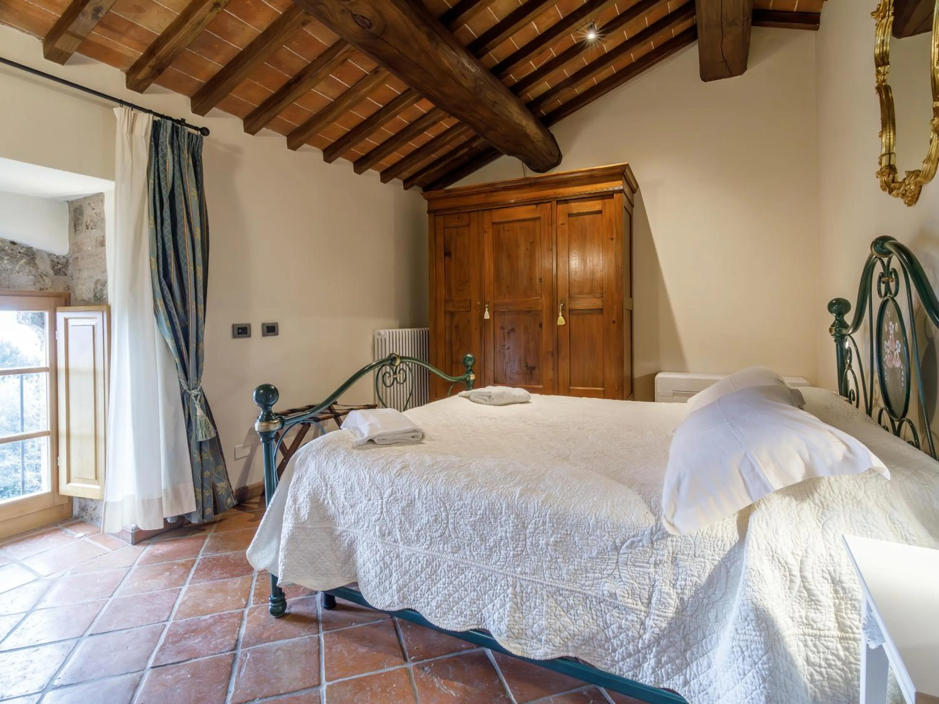 Bed in Relais La Costa Historical Residence