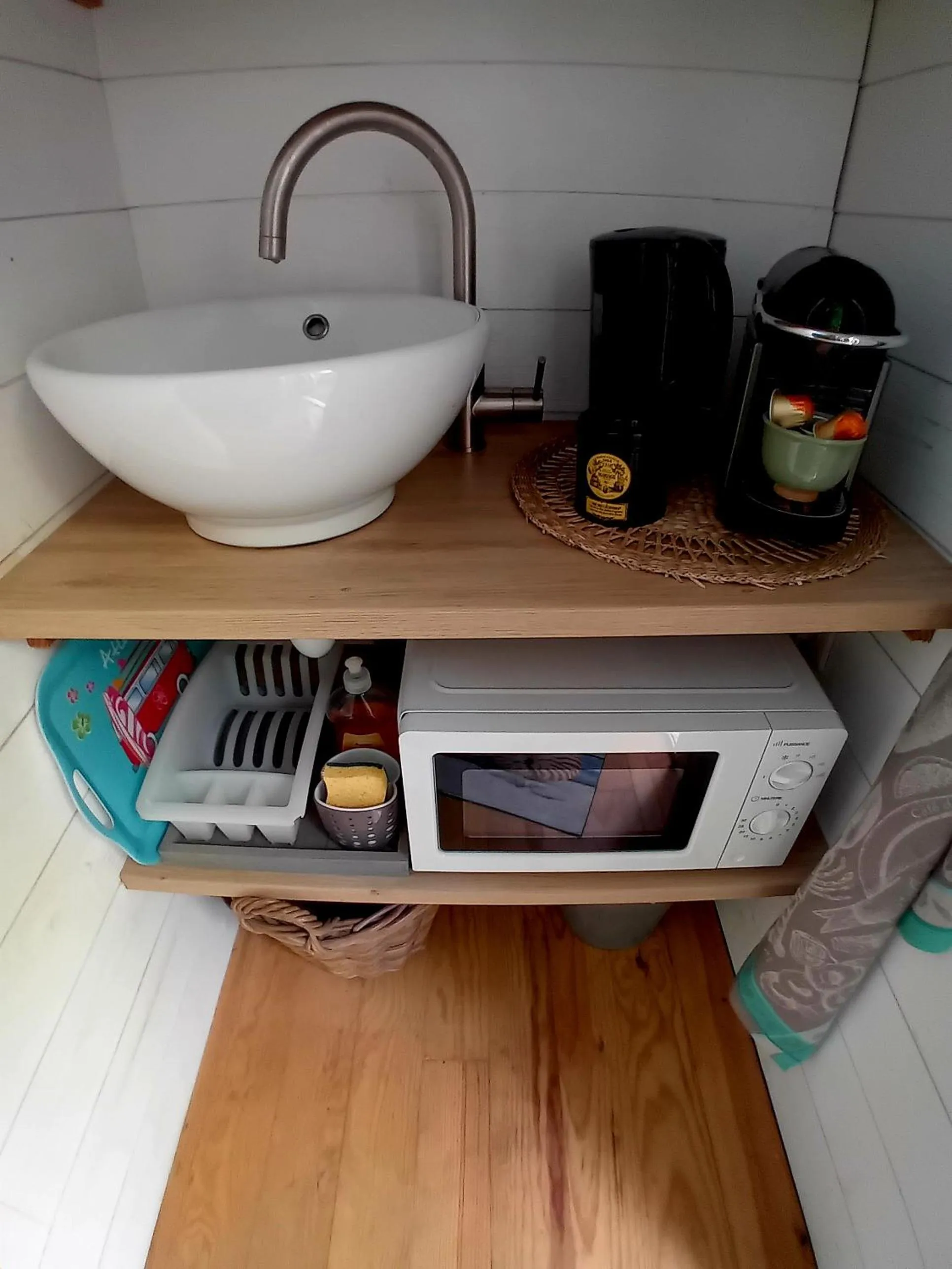 Kitchen or kitchenette in La Cabane Bordeaux St Augustin