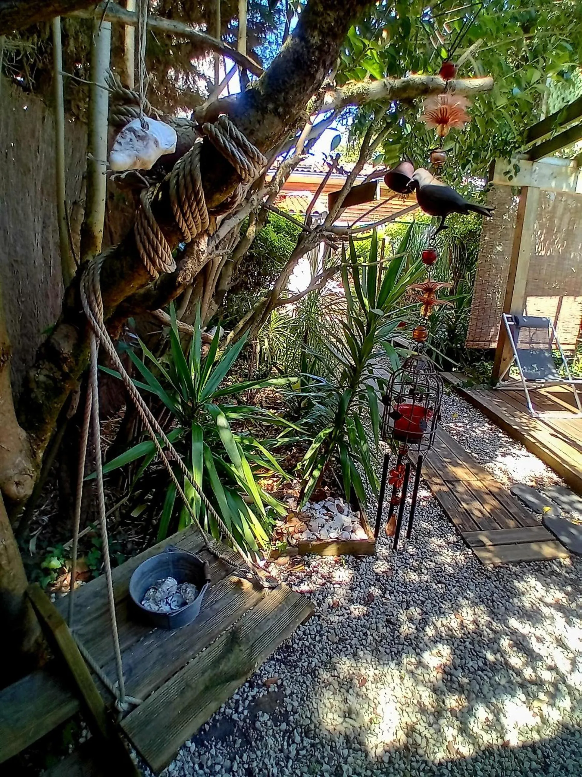 Garden view in La Cabane Bordeaux St Augustin