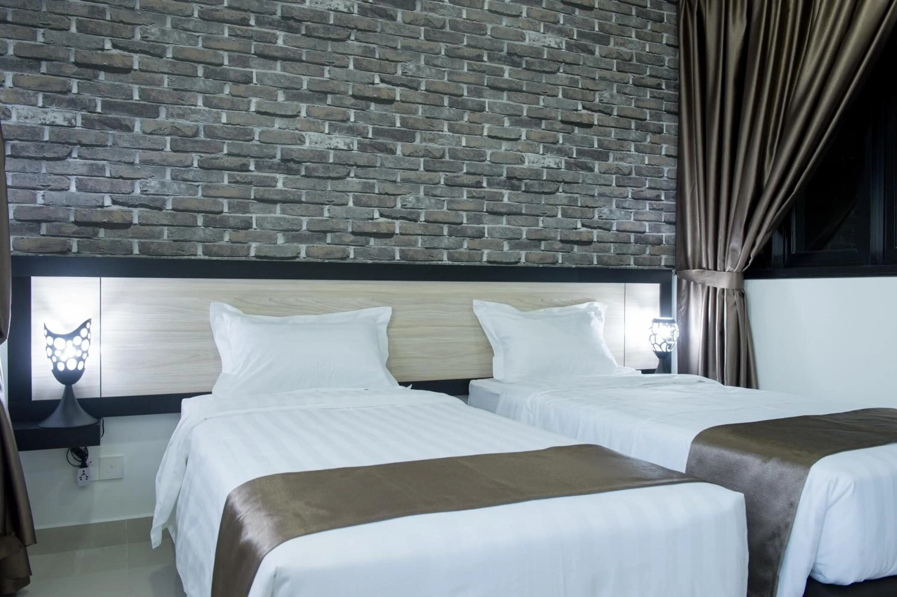 Bed in Ezzyhome@Medini