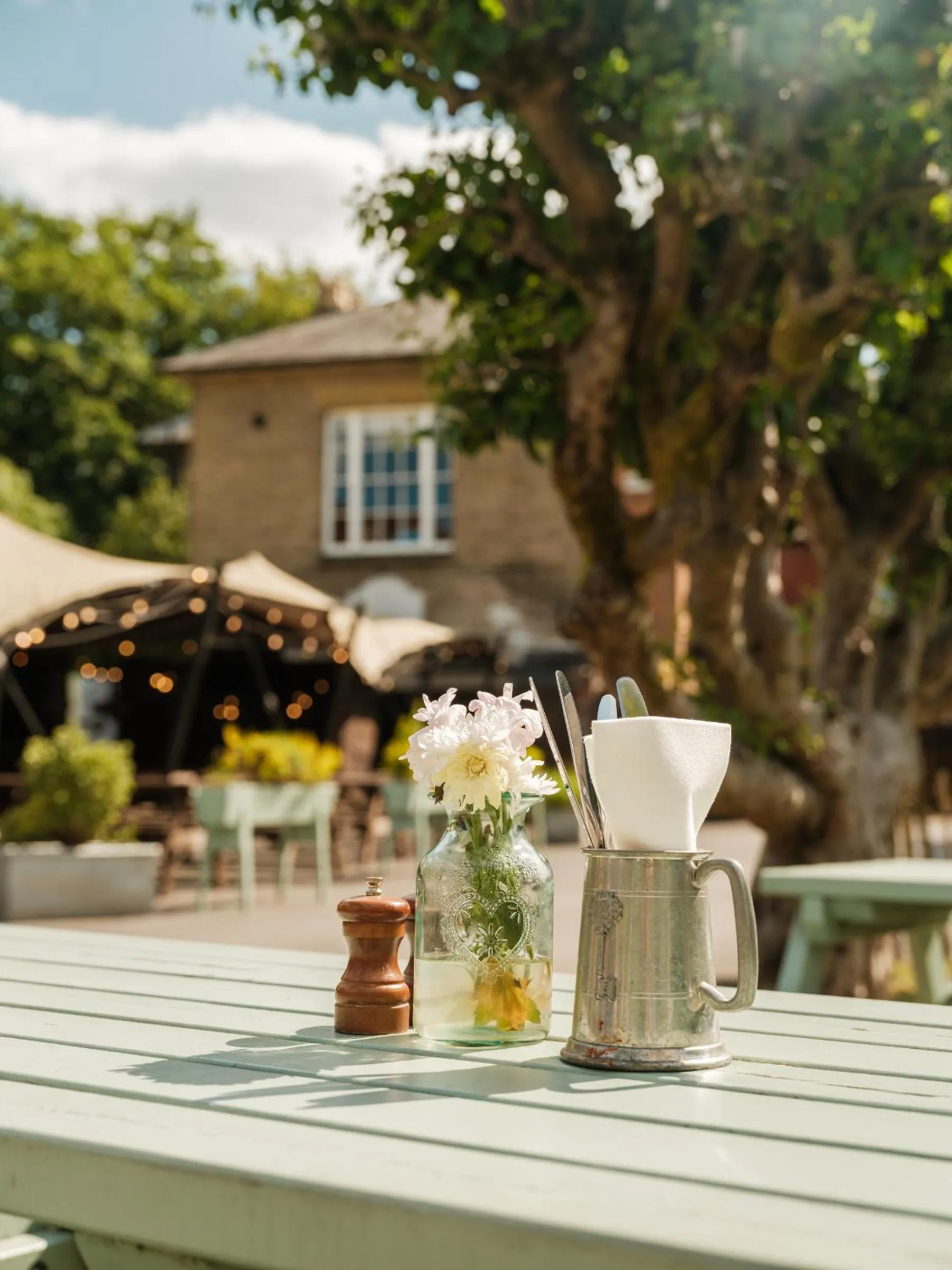 Property building in The Pembroke Arms
