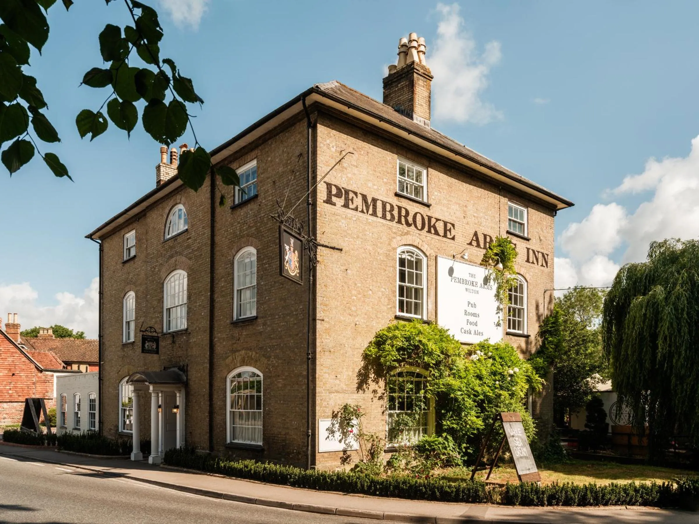 Property building in The Pembroke Arms